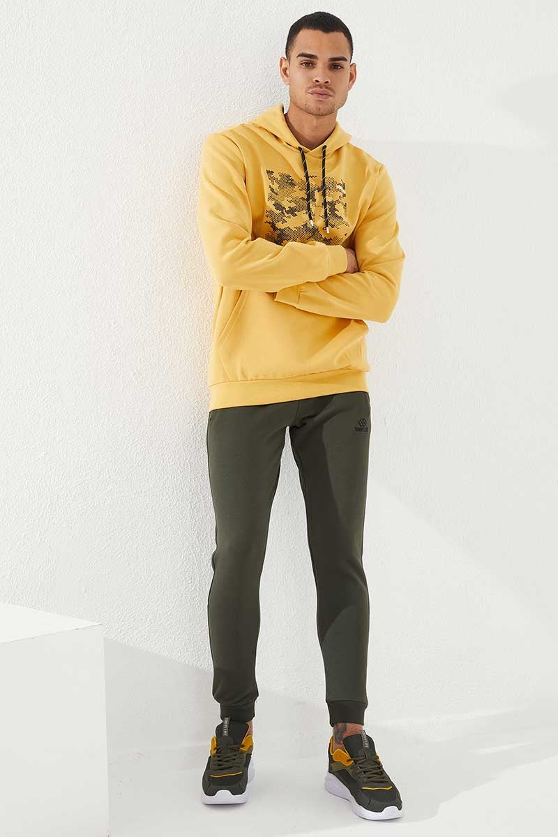 Hardal Kamuflaj Desen Baskılı Standart Kalıp Kapüşonlu Erkek Sweatshirt - 87884