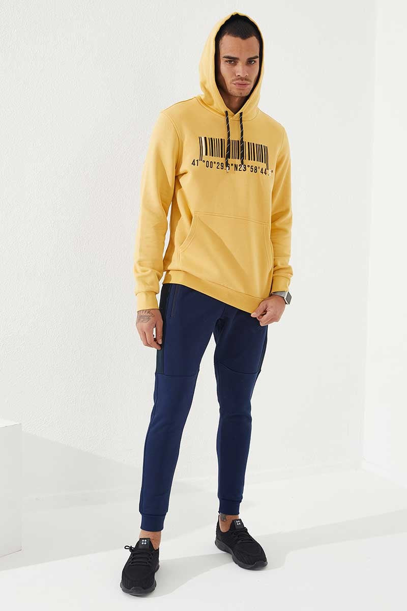 Hardal Nakışlı Kanguru Cep Standart Kalıp Kapüşonlu Erkek Sweatshirt - 87839