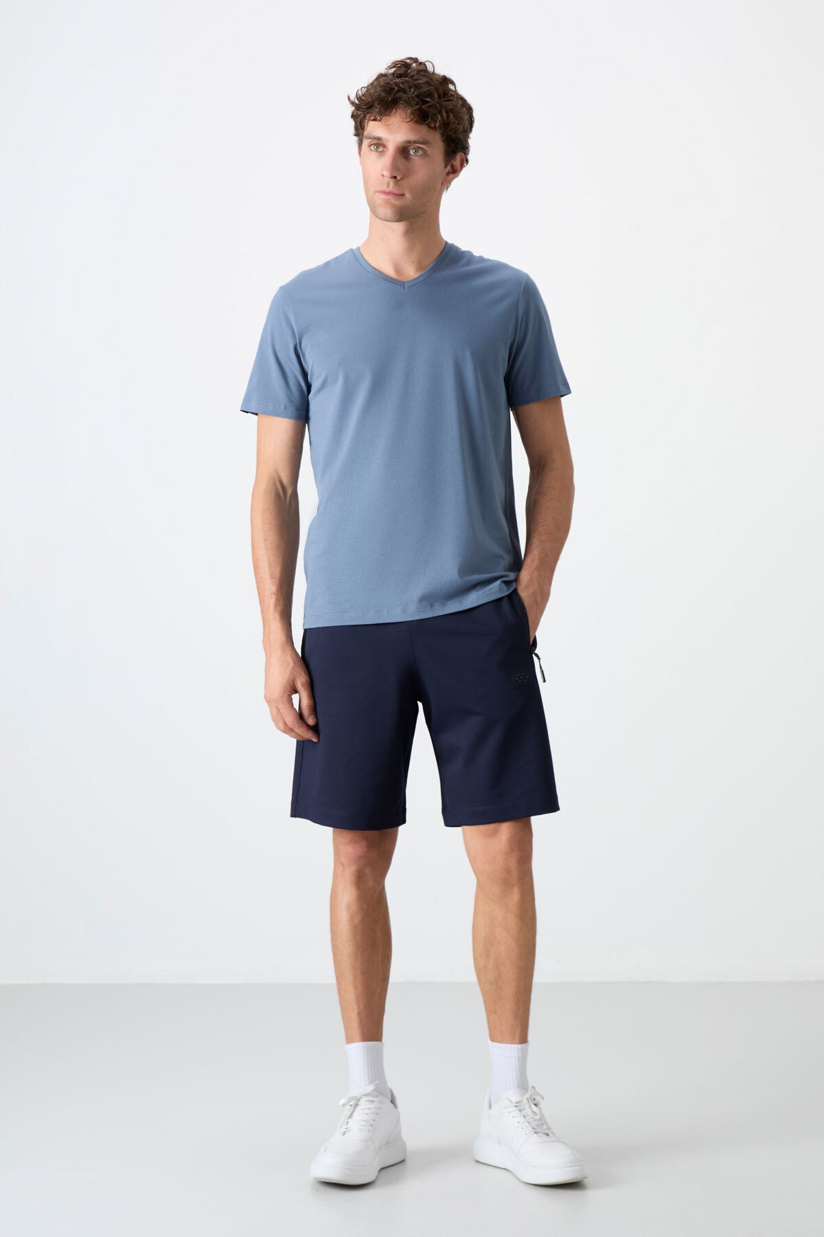 İndigo Gizli Fermuar Arka Cepli Bağcıklı Standart Kalıp Erkek Şort - 81136