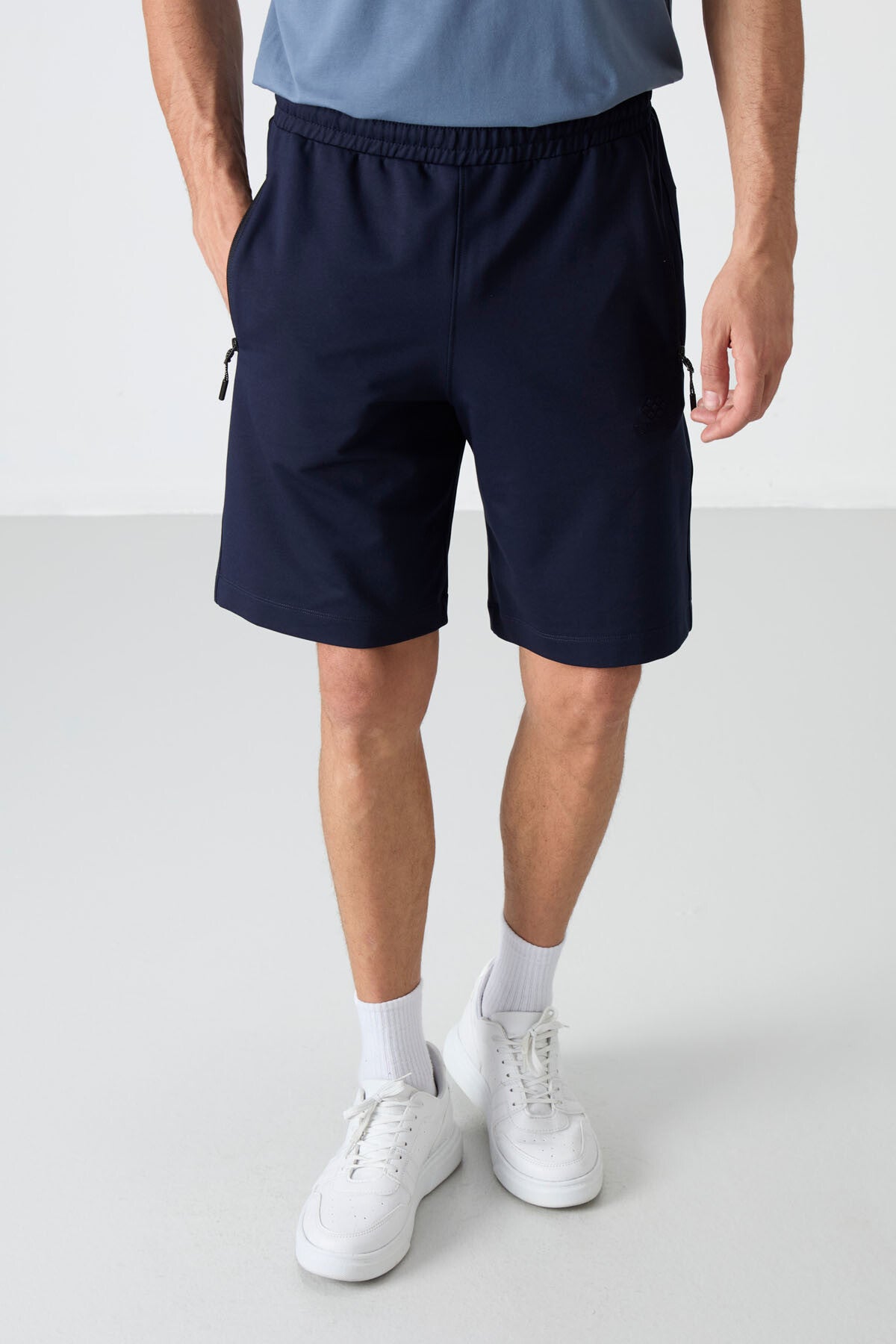 İndigo Gizli Fermuar Arka Cepli Bağcıklı Standart Kalıp Erkek Şort - 81136