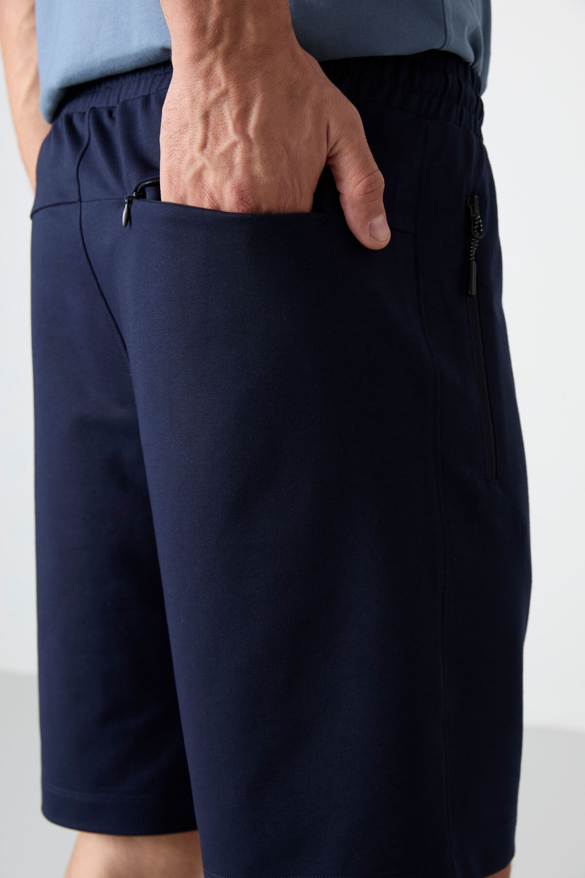 İndigo Gizli Fermuar Arka Cepli Bağcıklı Standart Kalıp Erkek Şort - 81136