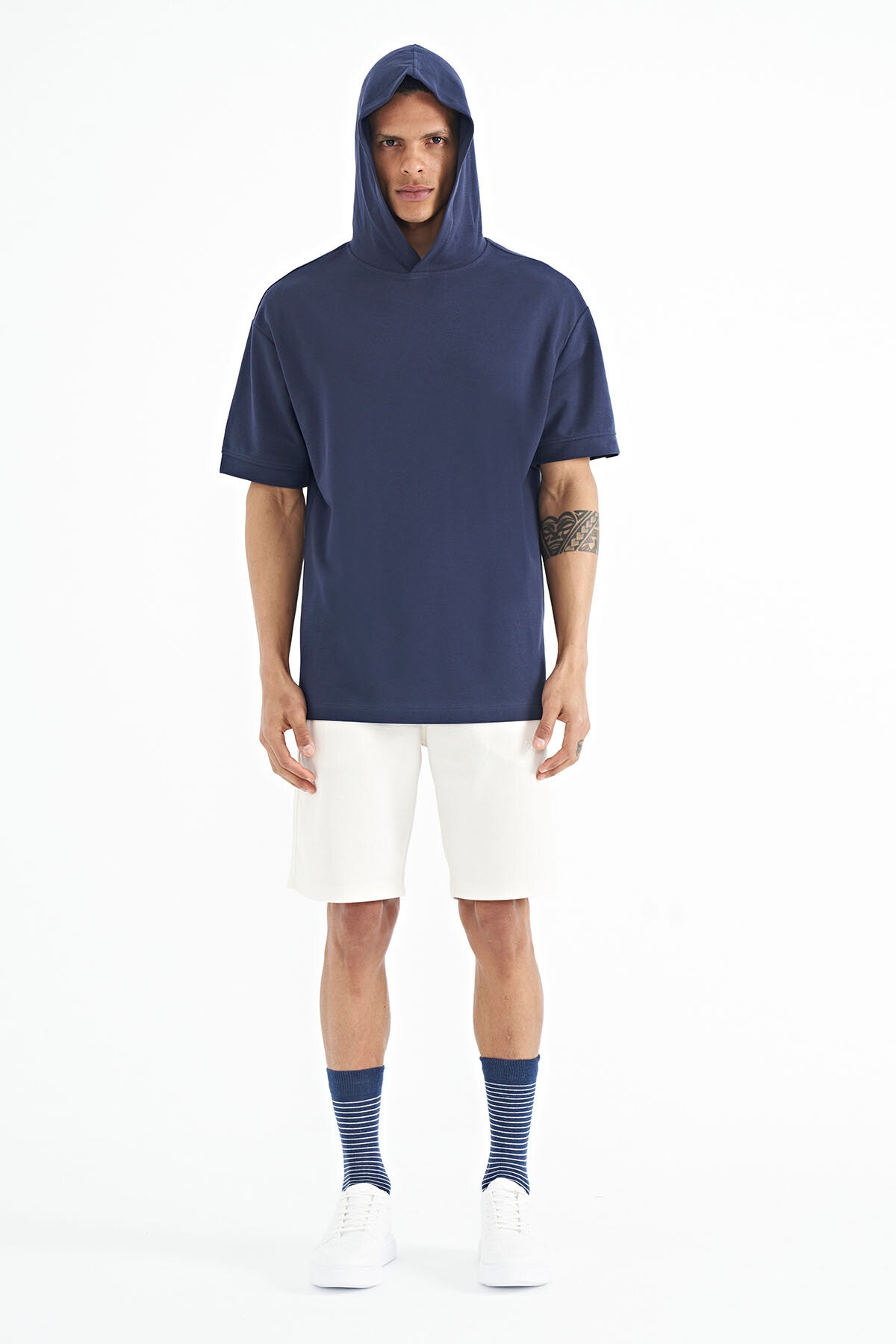 İndigo Kapüşonlu Kol Etiket Detaylı Oversize Erkek T-shirt - 88179
