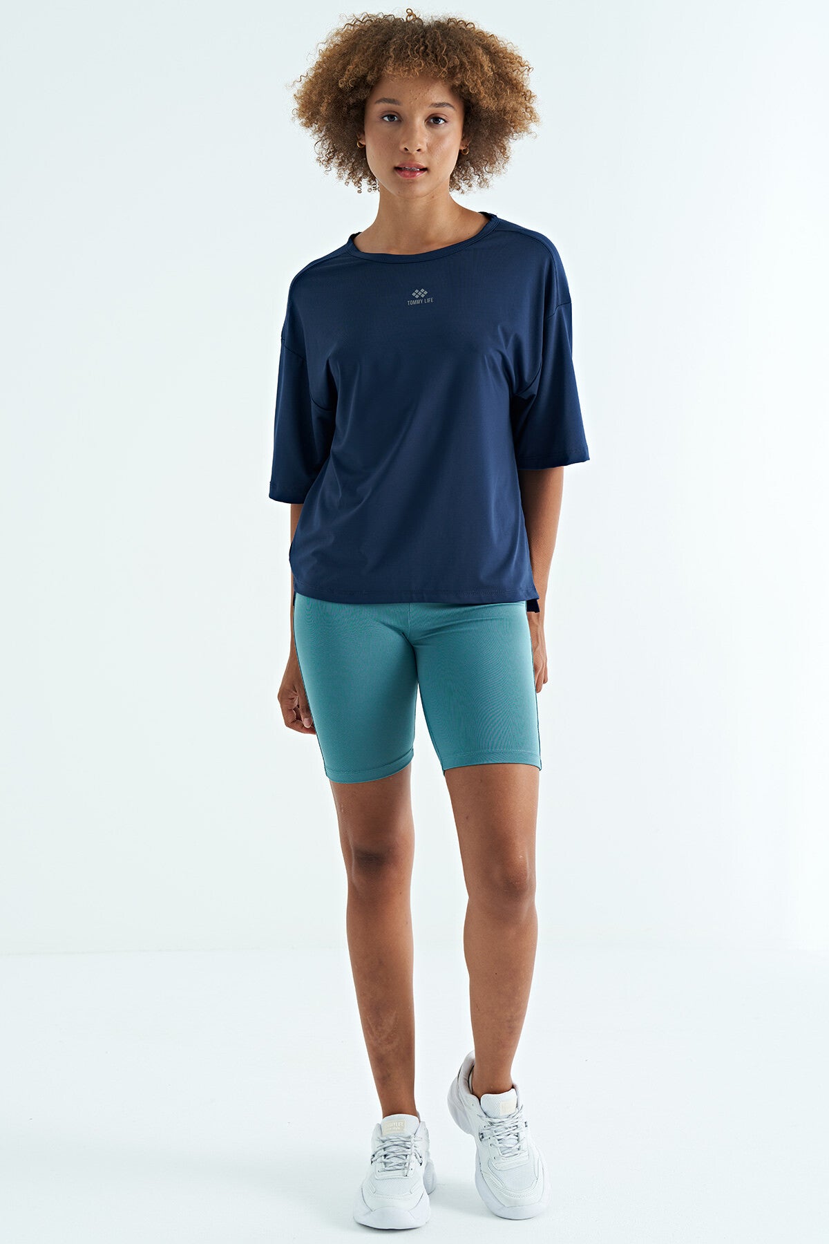 İndigo O Yaka Baskı Detaylı Oversize Kısa Kol Kadın T-Shirt - 97263