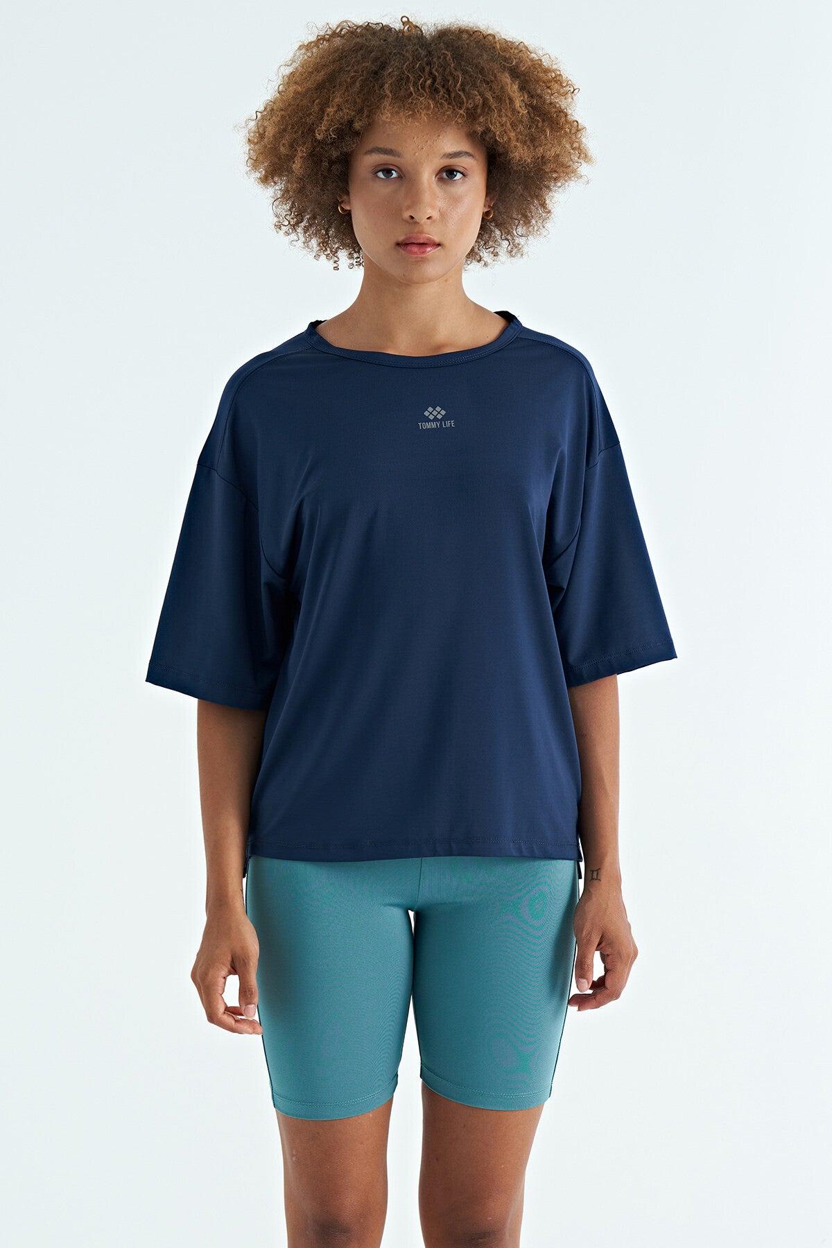 İndigo O Yaka Baskı Detaylı Oversize Kısa Kol Kadın T-Shirt - 97263
