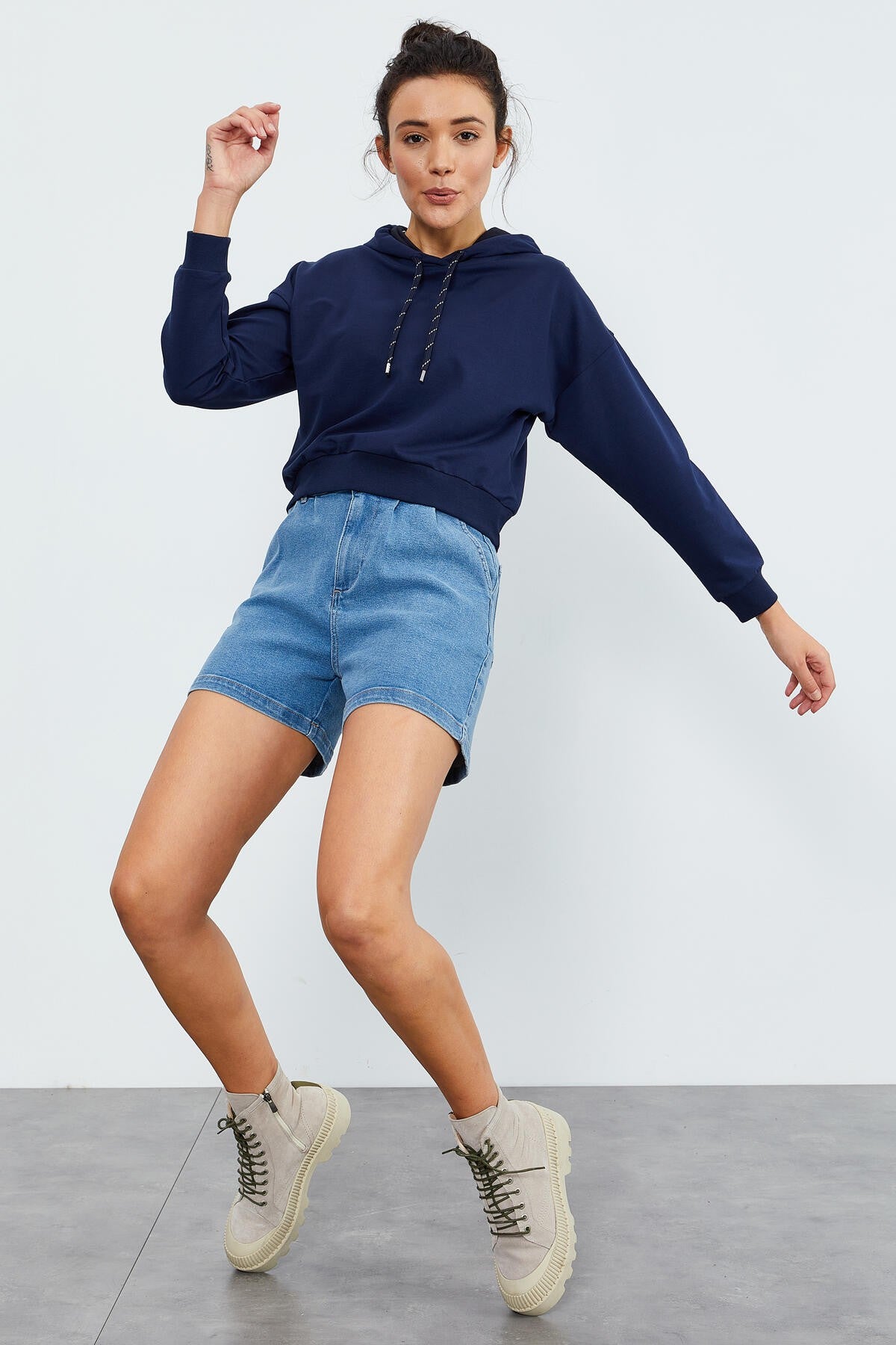 İndigo Uzun Kol Rahat Form Kapüşonlu Kadın Sweatshirt - 97115