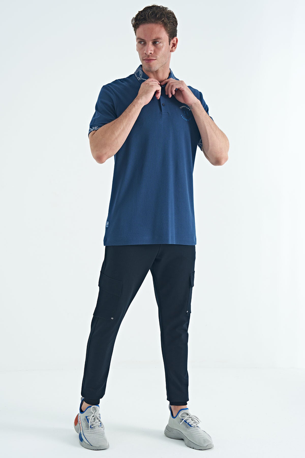 İndigo Yazı Nakışlı Baskı Detaylı Standart Kalıp Polo Yaka Erkek T-Shirt - 88239