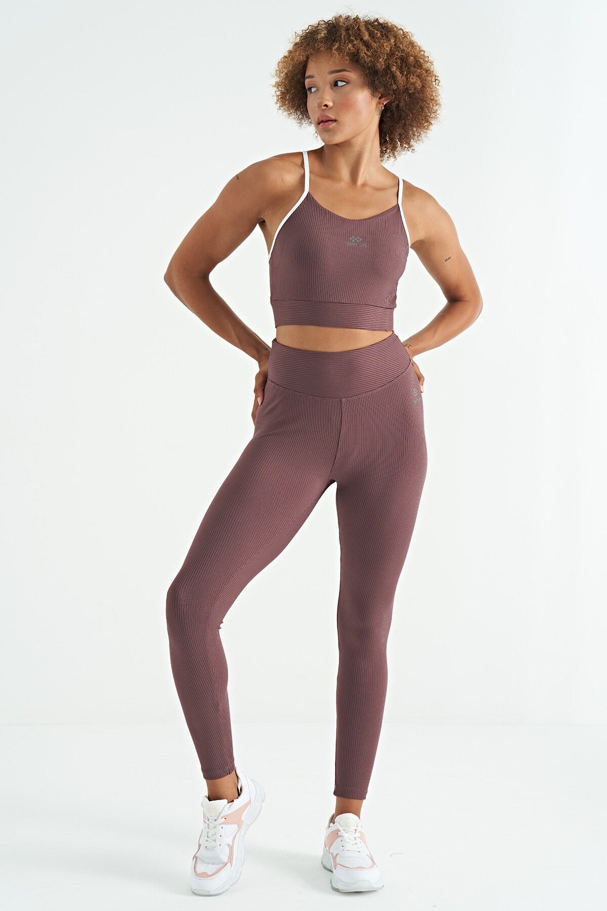 Kahverengi Sırt Çapraz Detaylı Logo Baskılı Dar Kalıp Fitilli Kadın Büstiyer - 97274