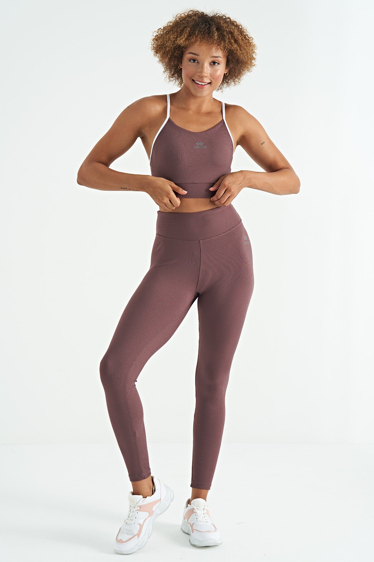 Kahverengi Sırt Çapraz Detaylı Logo Baskılı Dar Kalıp Fitilli Kadın Büstiyer - 97274