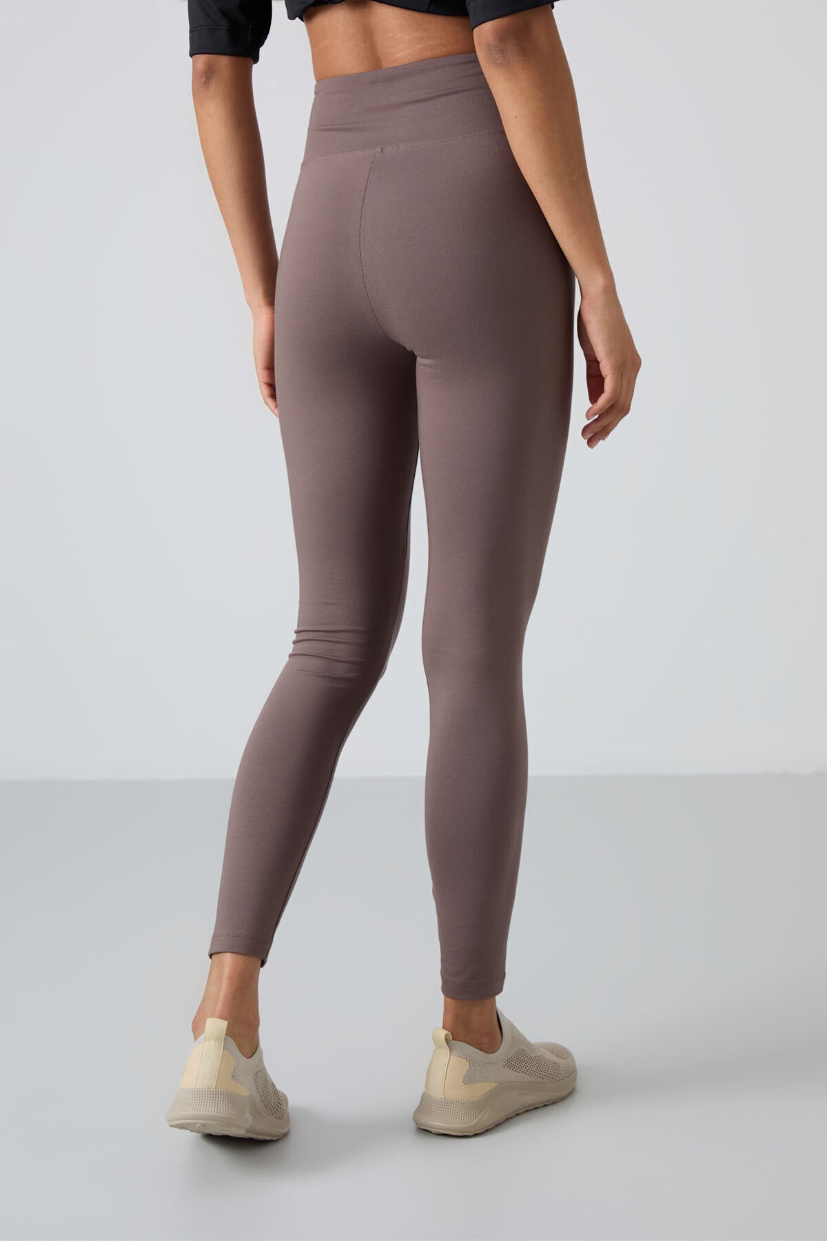 Kahverengi Yüksek Bel Toparlayıcı Slim Fit Dar Paça Kadın Tayt - 94011