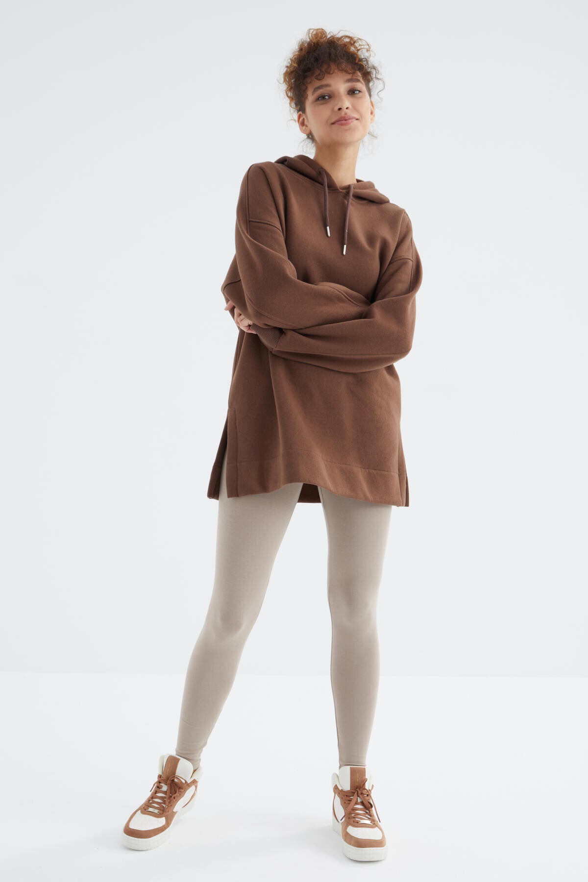 Kahverengi Reglan Kol Basic Kapüşonlu Oversize Sweatshirt Tunik - 97242