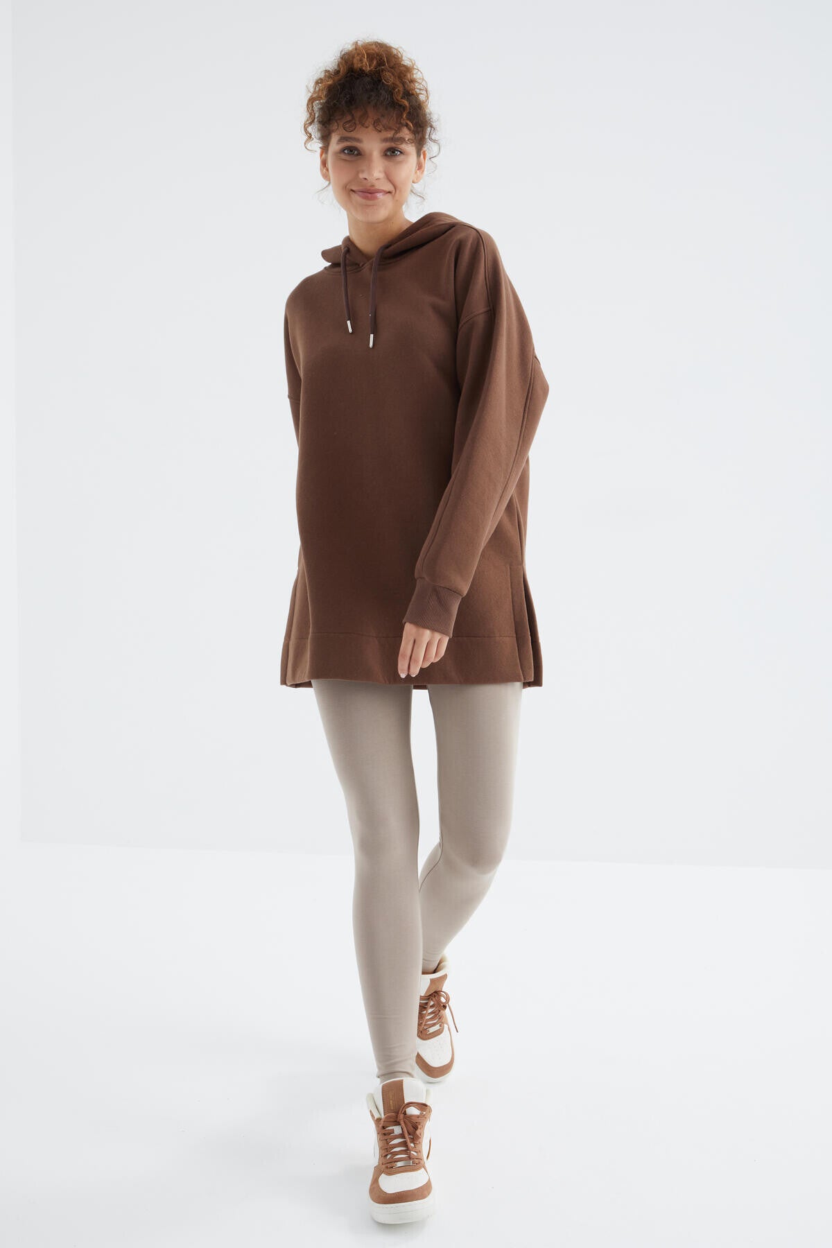 Kahverengi Reglan Kol Basic Kapüşonlu Oversize Sweatshirt Tunik - 97242