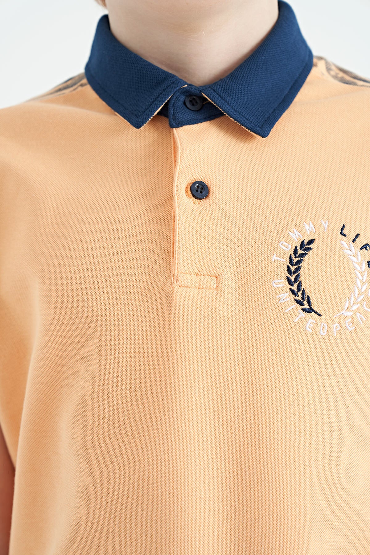 Kavun Içi Baskı Detaylı Pola Yaka Standart Kalıp Erkek Çocuk T-Shırt - 11166