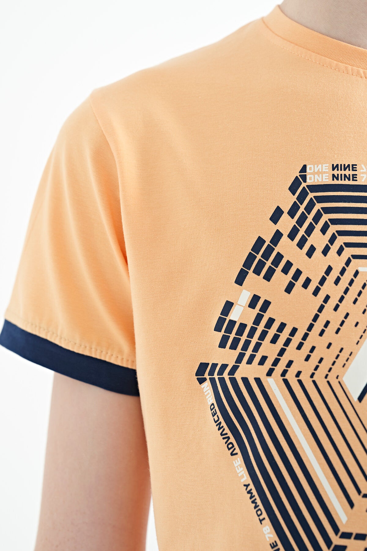 Kavun Içi Kol Ucu Renkli Detaylı Baskılı Standart Kalıp Erkek Çocuk T-Shirt - 11156
