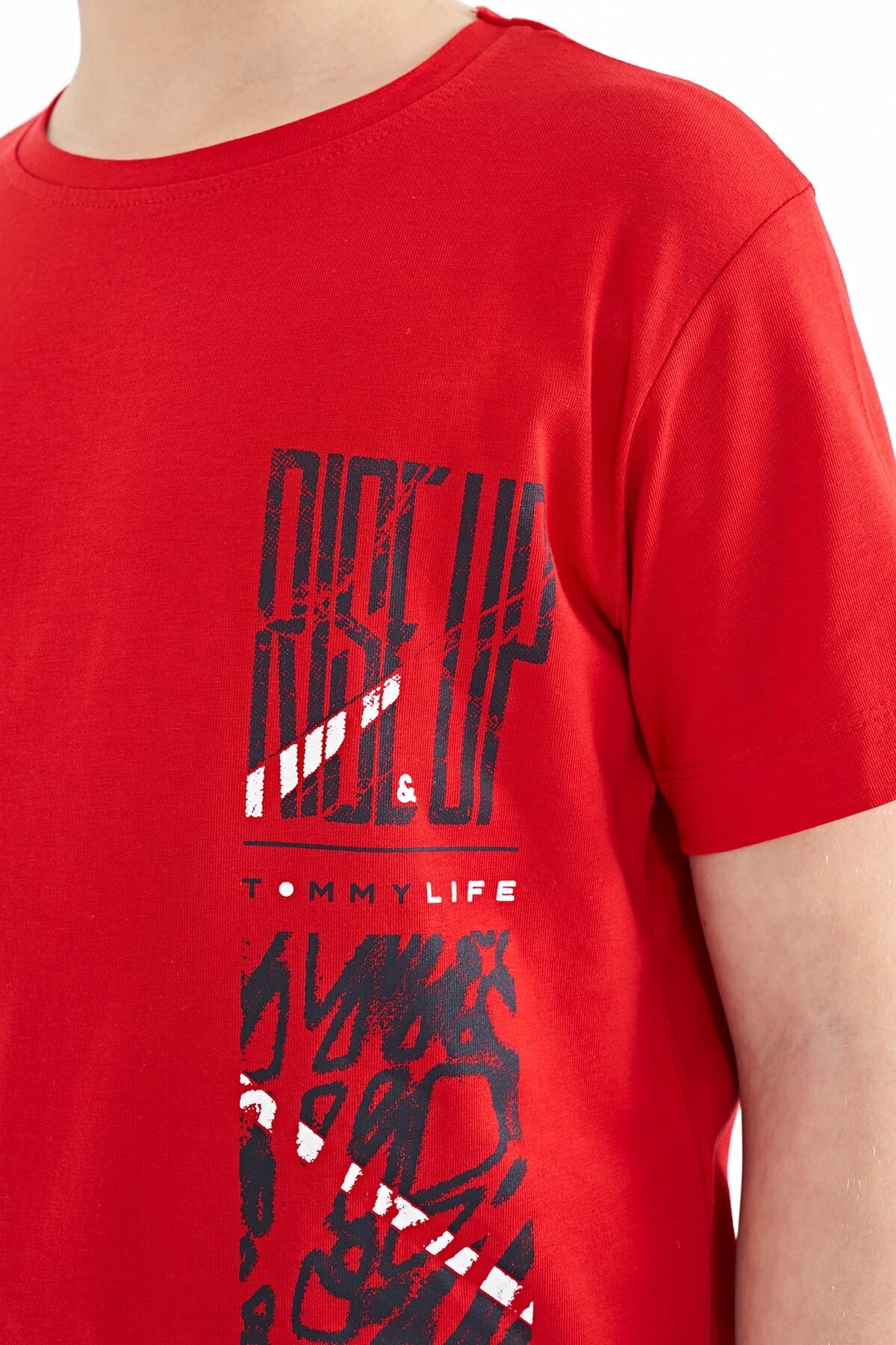 Kırmızı Baskı Detaylı O Yaka Standart Kalıp Erkek Çocuk T-Shirt - 11104