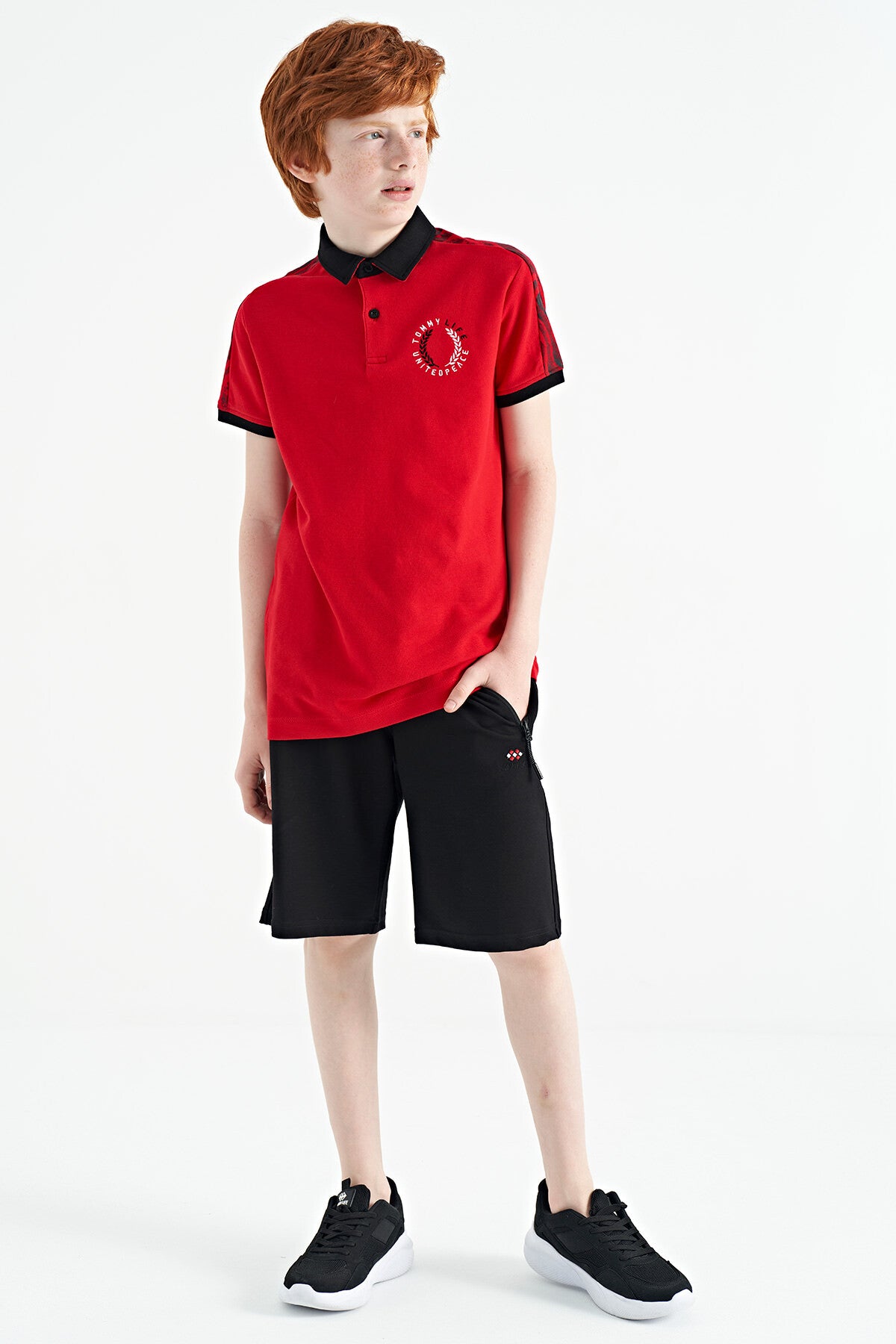 Kırmızı Baskı Detaylı Pola Yaka Standart Kalıp Erkek Çocuk T-Shırt - 11166