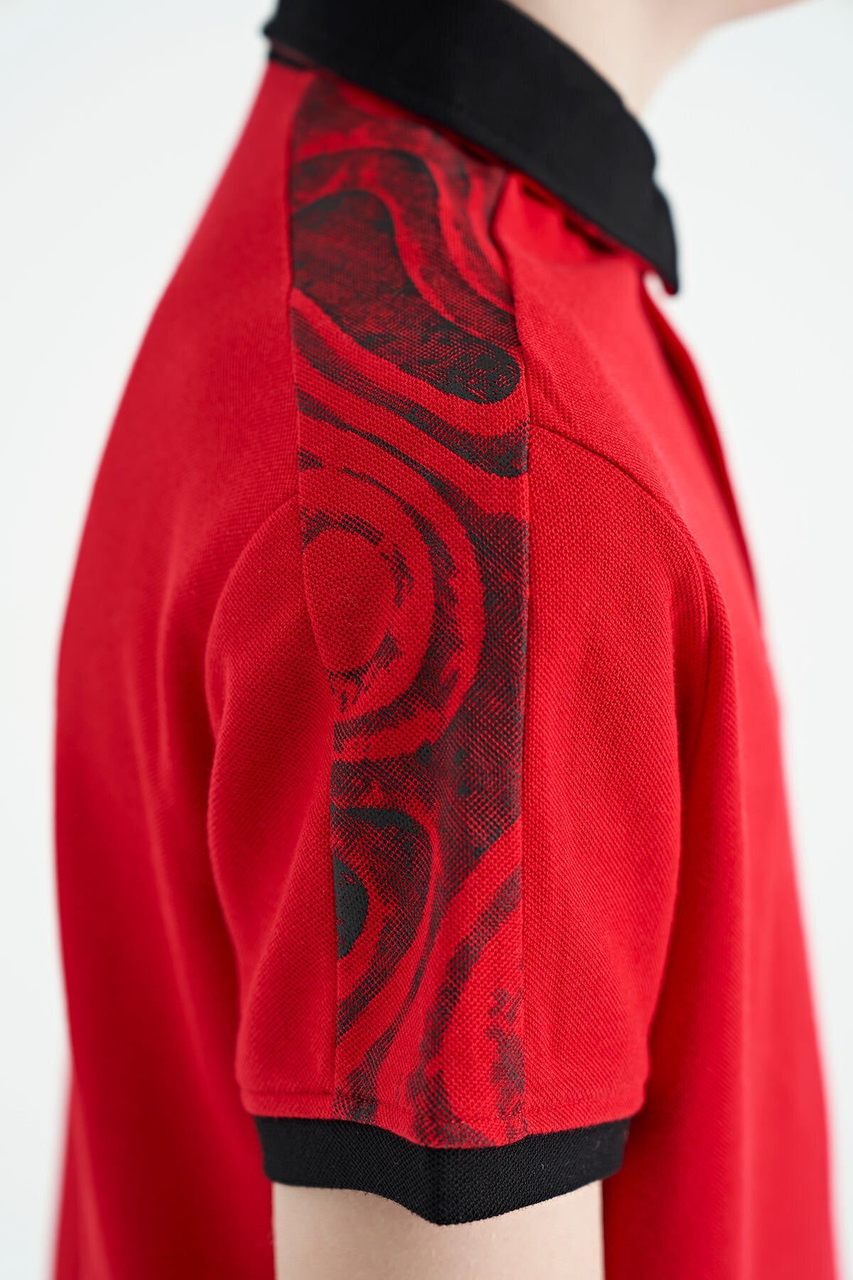 Kırmızı Baskı Detaylı Pola Yaka Standart Kalıp Erkek Çocuk T-Shırt - 11166