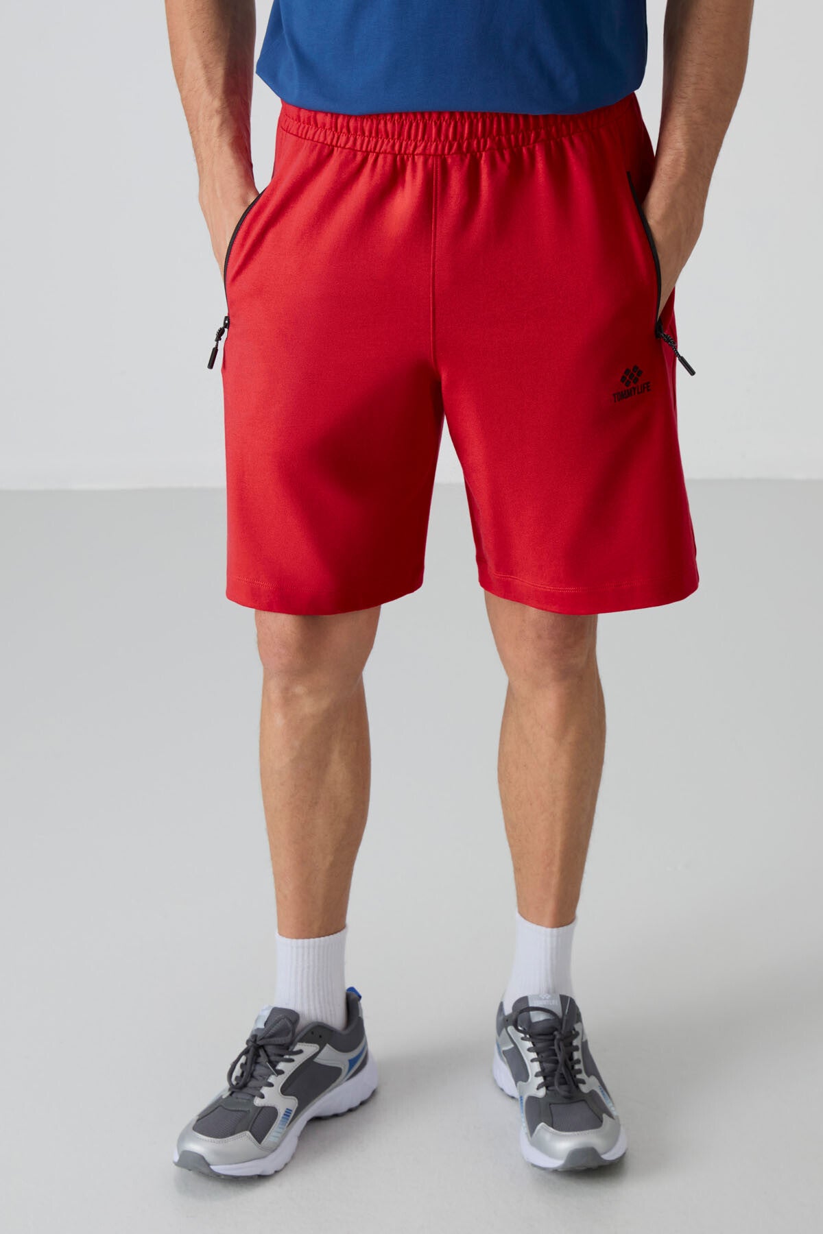 Kırmızı Gizli Fermuar Arka Cepli Bağcıklı Standart Kalıp Erkek Şort - 81136