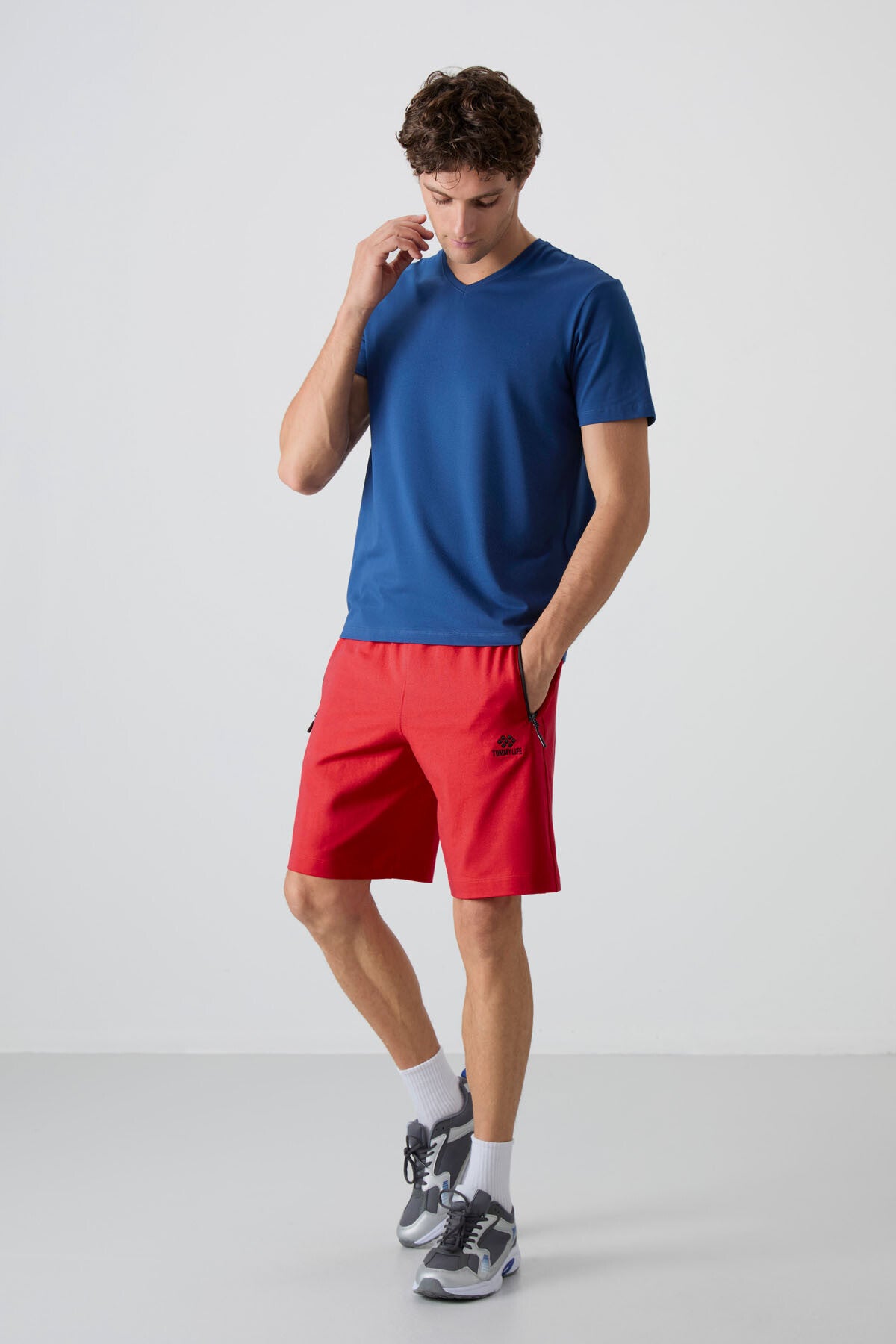 Kırmızı Gizli Fermuar Arka Cepli Bağcıklı Standart Kalıp Erkek Şort - 81136