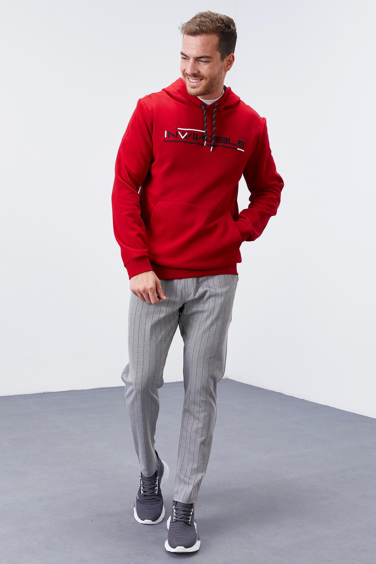 Kırmızı Kanguru Cep Standart Kalıp Kapüşonlu Erkek Sweatshirt - 87883