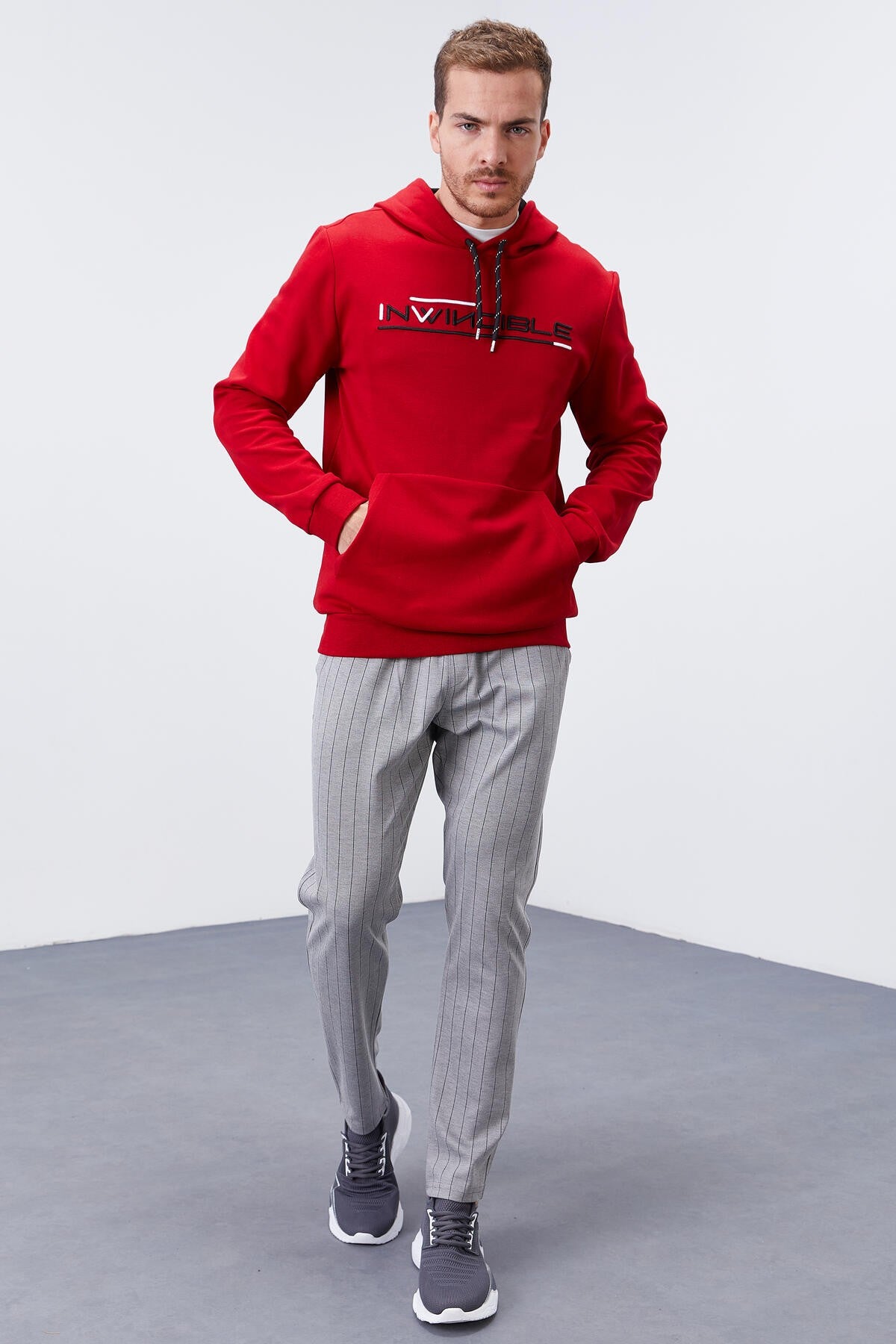 Kırmızı Kanguru Cep Standart Kalıp Kapüşonlu Erkek Sweatshirt - 87883
