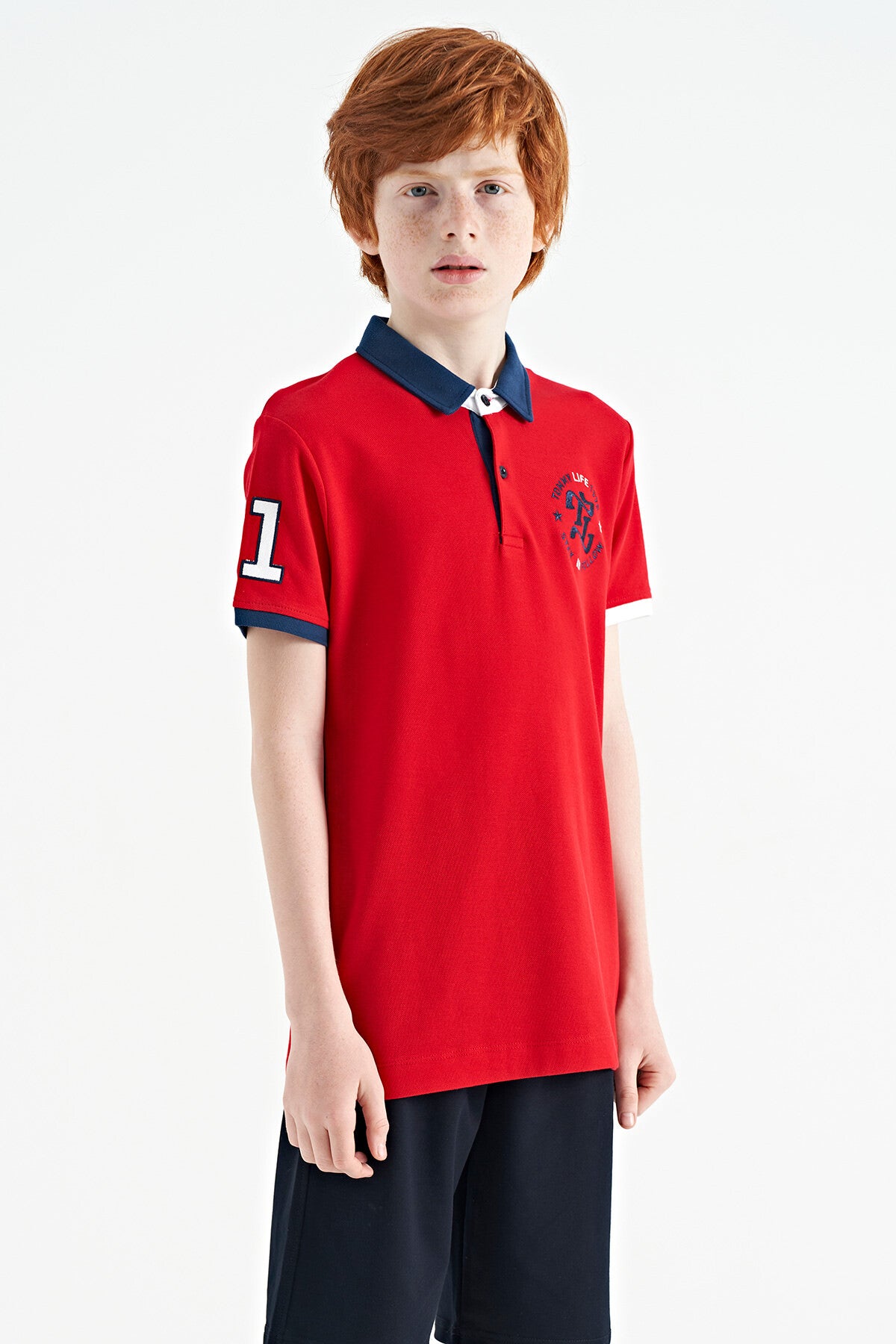 Kırmızı Kol Gögüs Nakış Detaylı Standart Kalıp Polo Yaka Erkek Çocuk T-Shirt - 11086