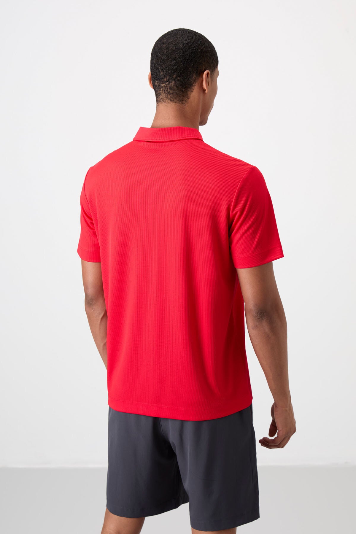 Kırmızı Logo Baskılı Standart Kalıp Polo Yaka Aktif Spor Erkek T-Shirt - 88252