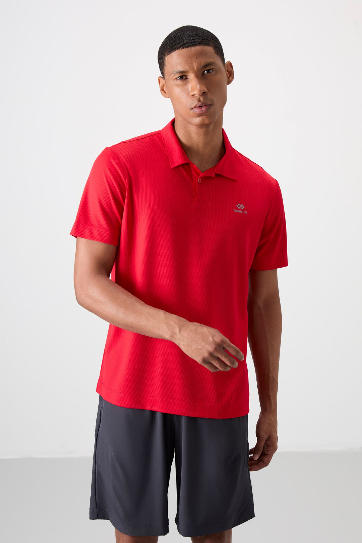 Kırmızı Logo Baskılı Standart Kalıp Polo Yaka Aktif Spor Erkek T-Shirt - 88252