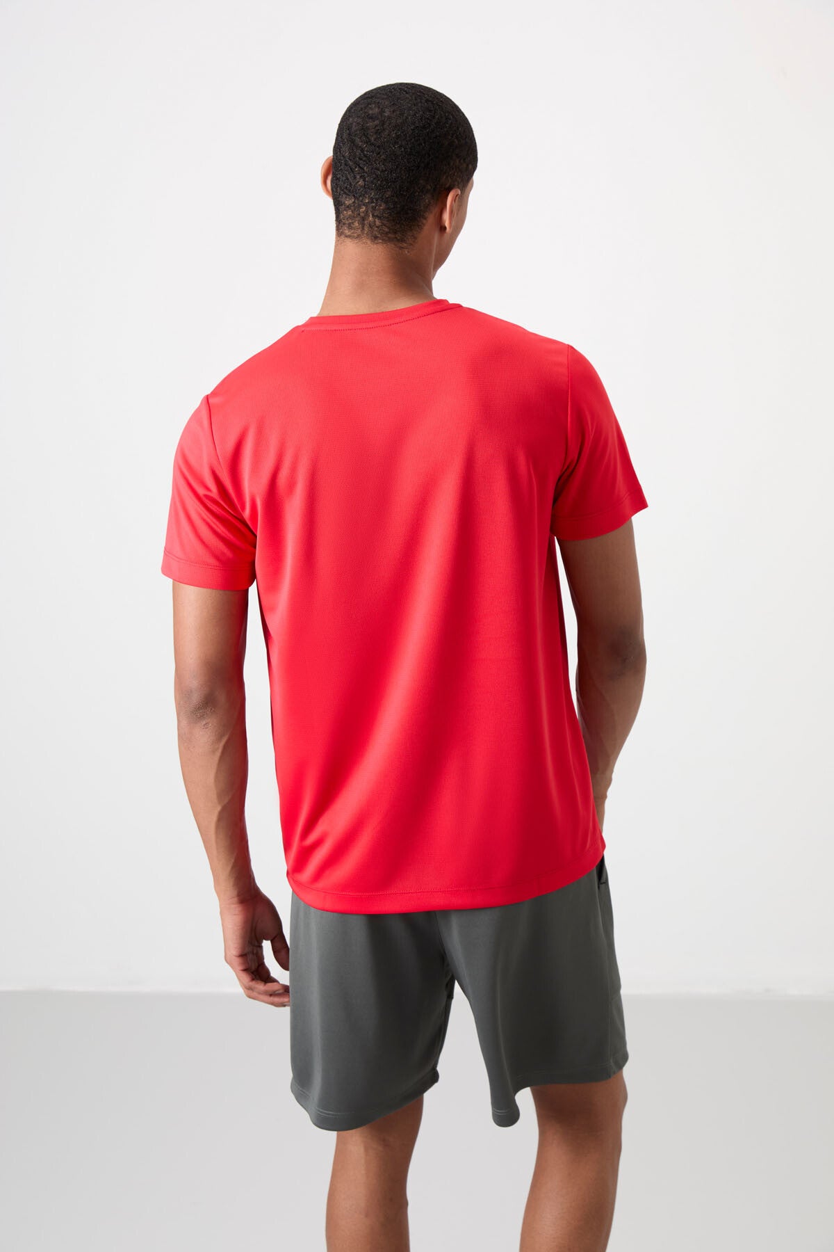 Kırmızı O Yaka Standart Kalıp Logo Desenli Aktif Spor Erkek T-Shirt - 88255