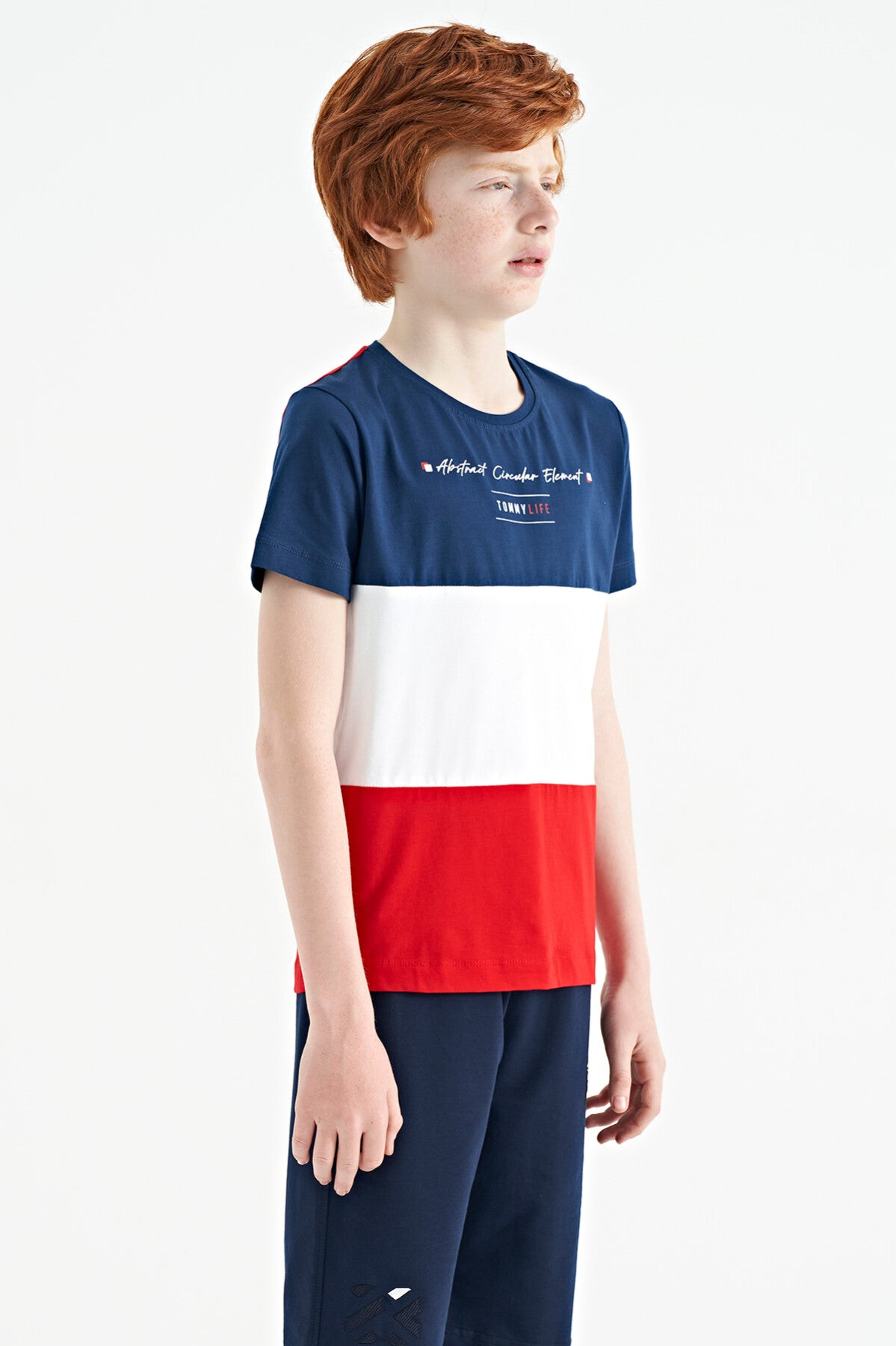 Kırmızı Renk Bloklu O Yaka Baskı Detaylı Standart Kalıp Erkek Çocuk T-Shirt - 11135