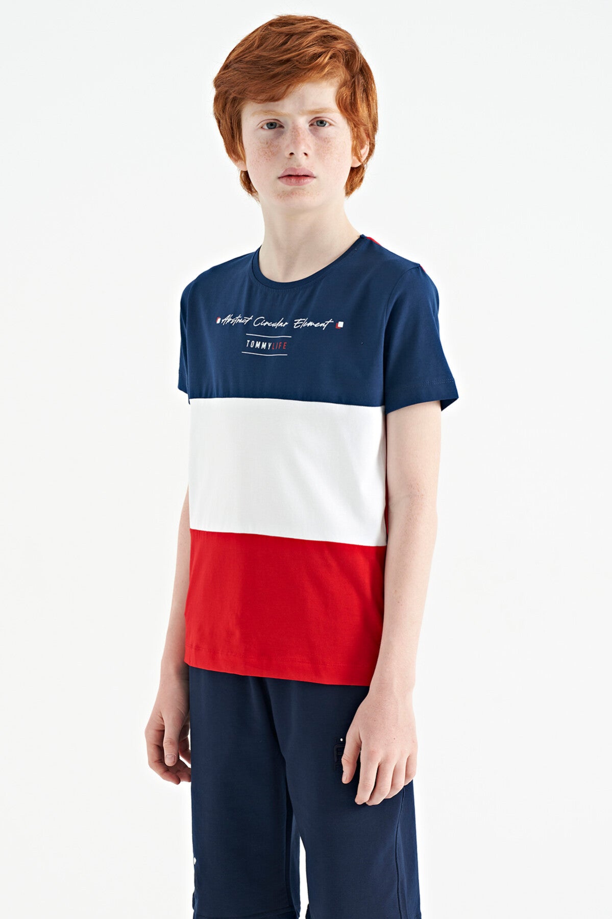 Kırmızı Renk Bloklu O Yaka Baskı Detaylı Standart Kalıp Erkek Çocuk T-Shirt - 11135