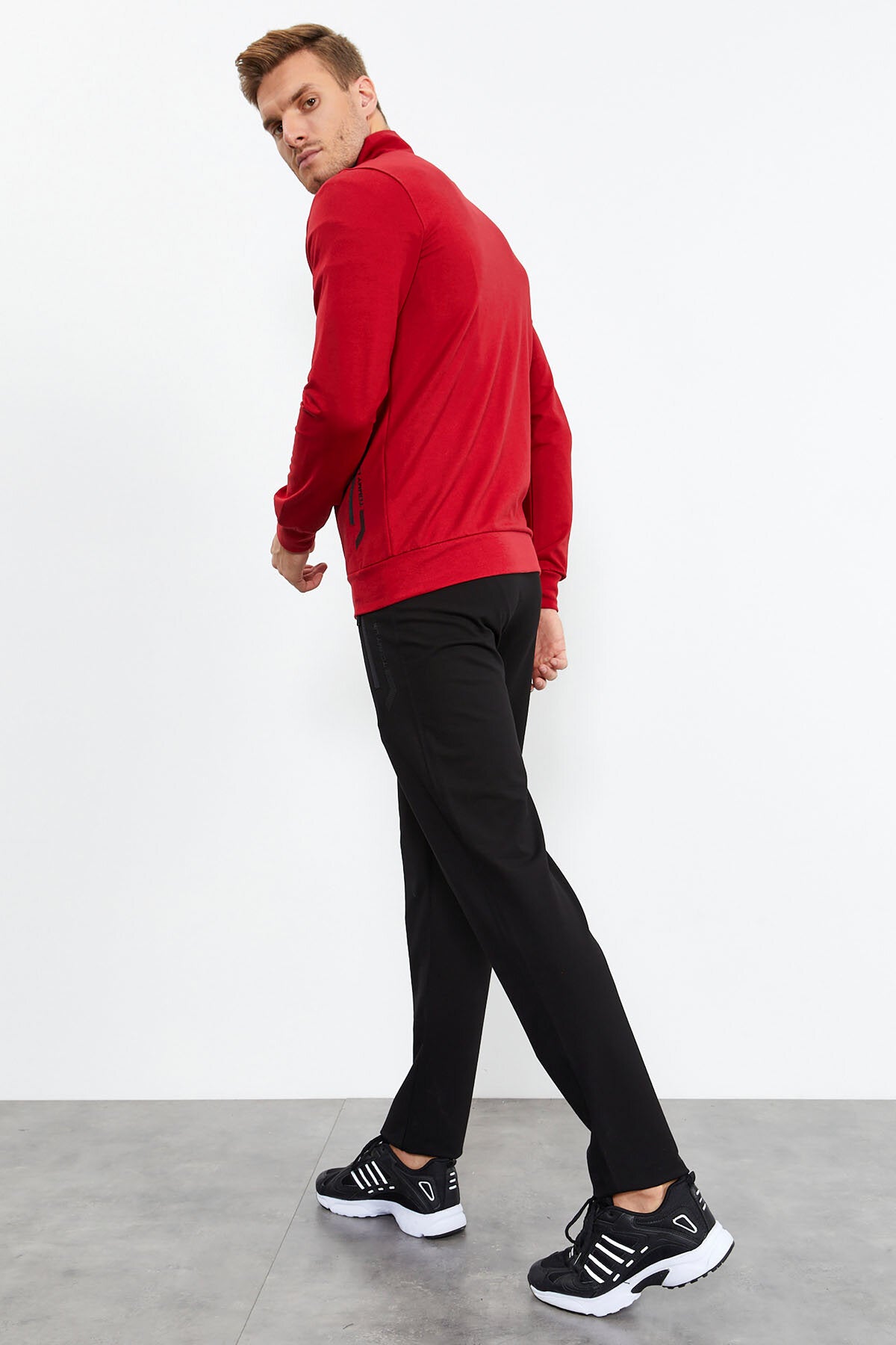 Kırmızı - Siyah Dik Yaka Fermuarlı Standart Kalıp Klasik Paça Erkek Eşofman Takımı - 85152