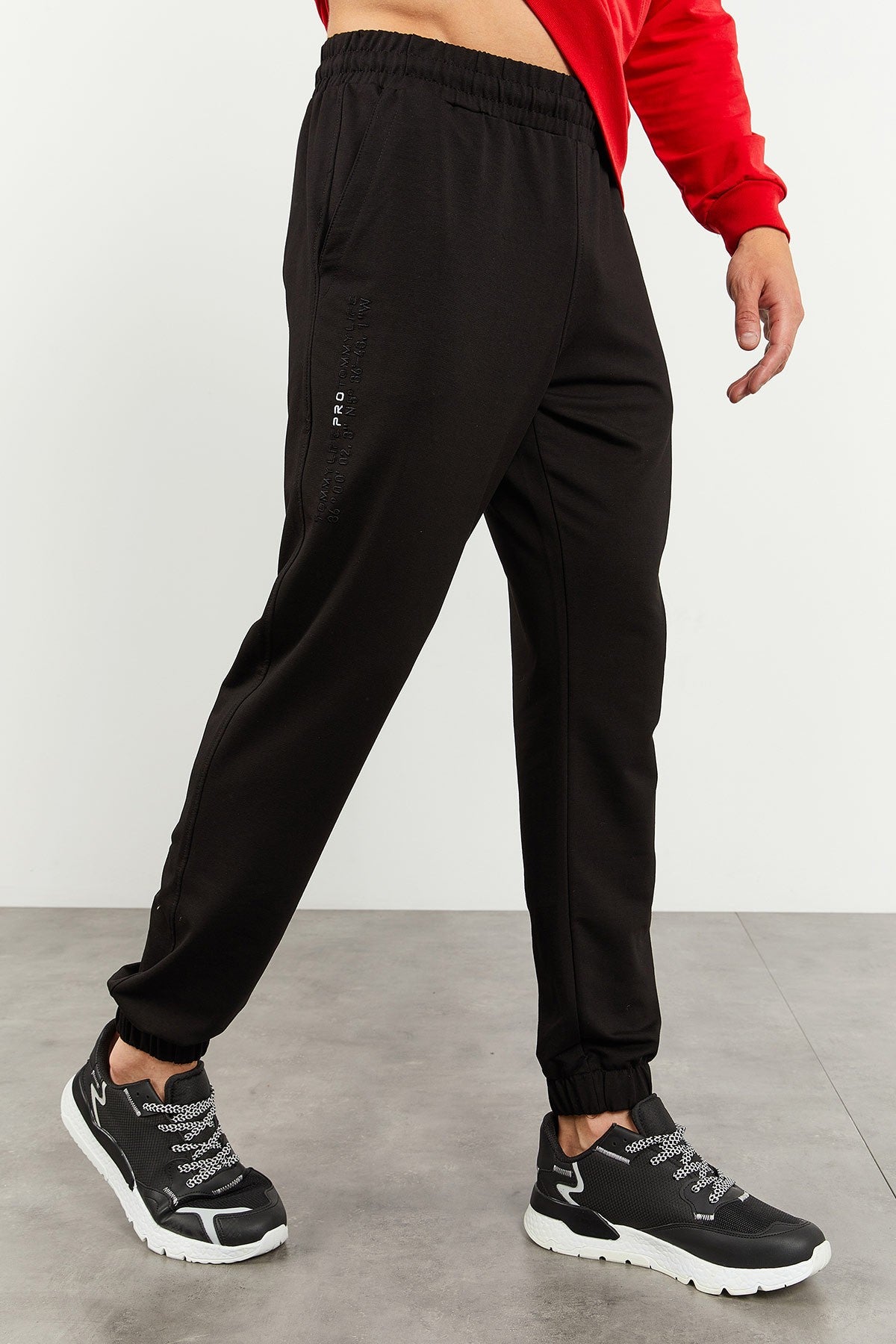 Kırmızı - Siyah Kapüşonlu Kanguru Cep Lastik Paça Erkek Oversize Eşofman Takımı - 85117