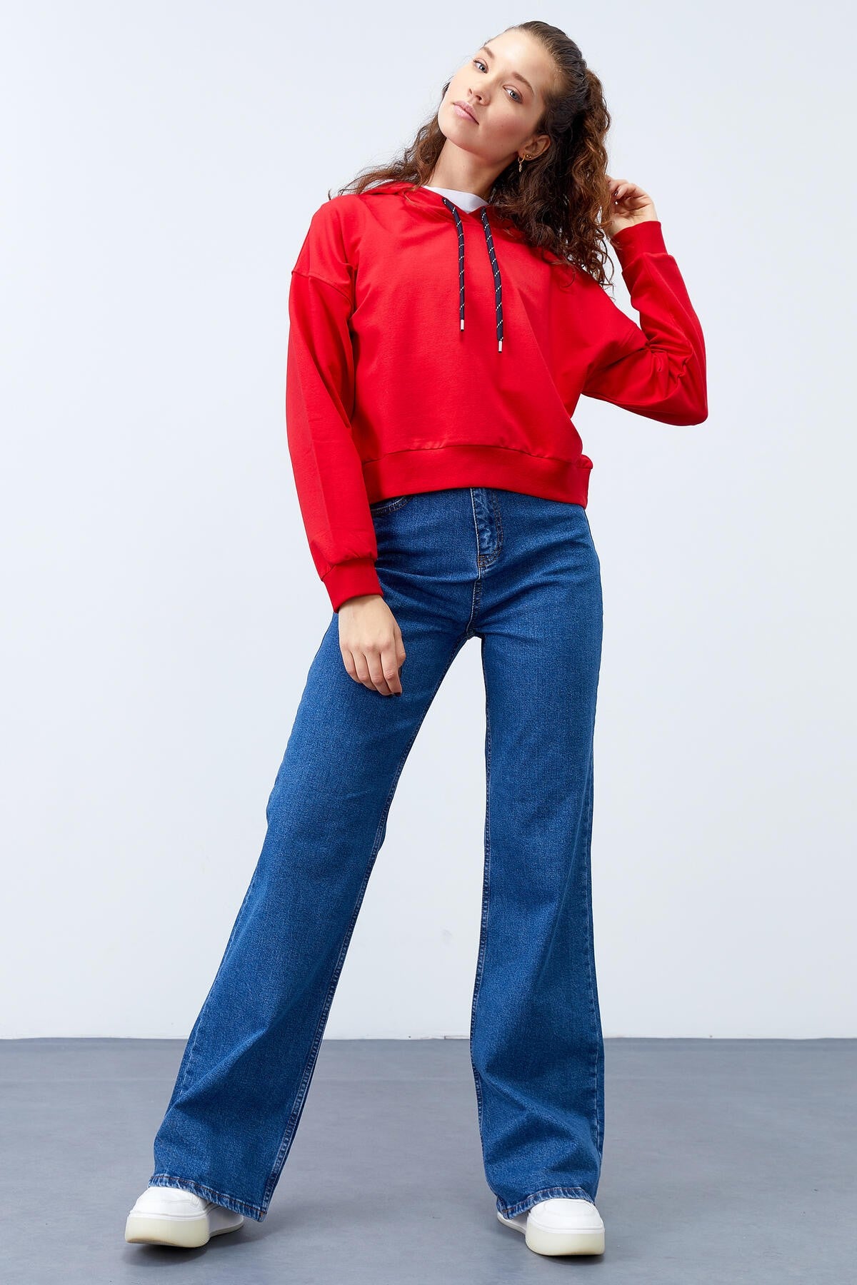 Kırmızı Uzun Kol Rahat Form Kapüşonlu Kadın Sweatshirt - 97115