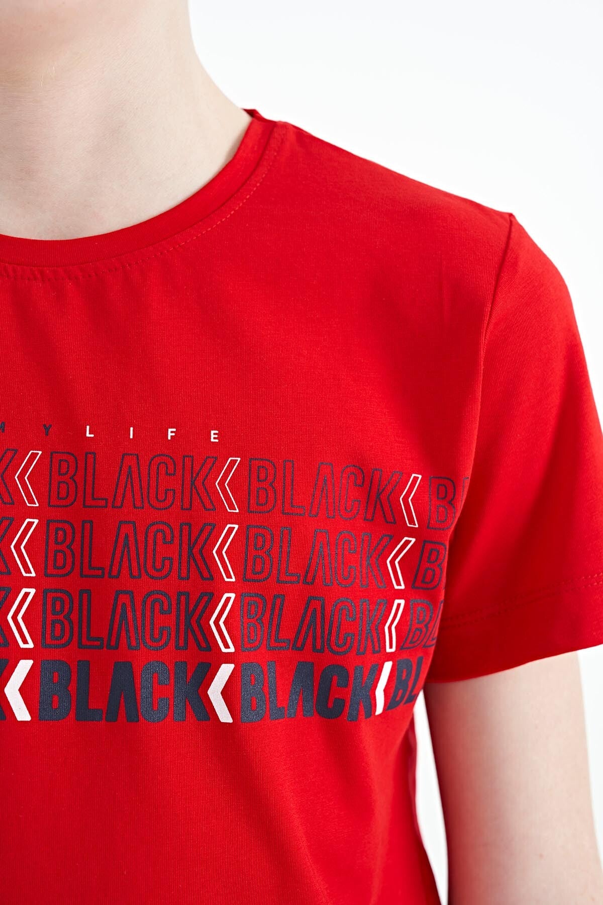 Kırmızı Yazı Baskılı O Yaka Standart Kalıp Erkek Çocuk T-Shirt - 11149