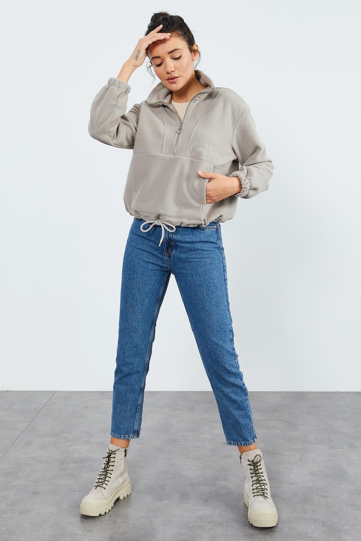 Koyu Bej Yarım Fermuar Etek Ucu Büzgülü Kadın Polar Oversize Sweatshirt - 97171