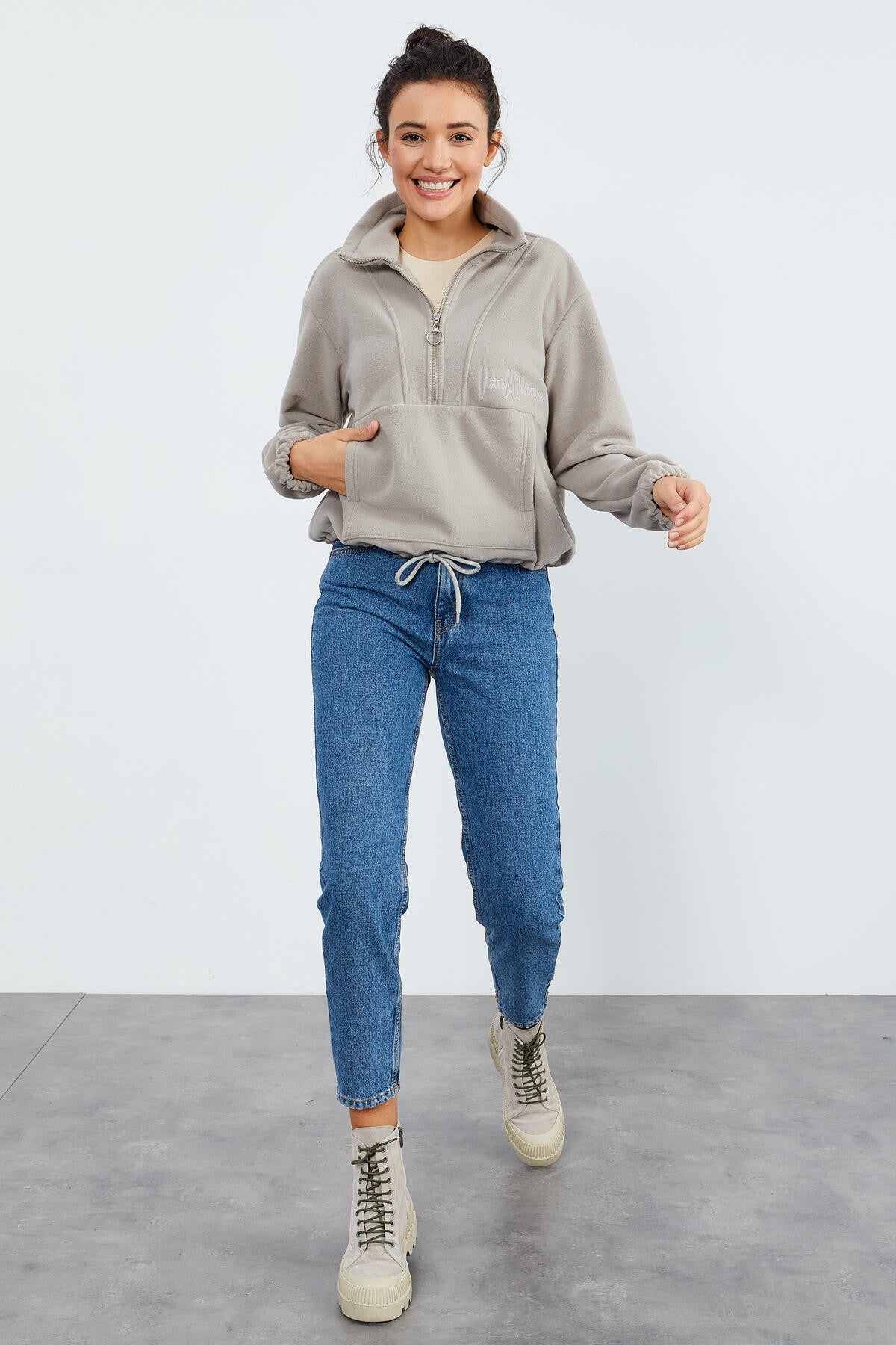 Koyu Bej Yarım Fermuar Etek Ucu Büzgülü Kadın Polar Oversize Sweatshirt - 97171