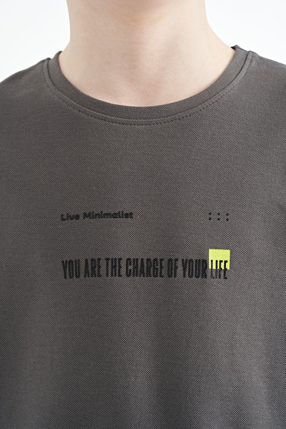 Koyu Gri Baskı Detaylı O Yaka Standart Kalıp Erkek Çocuk T-Shirt - 11117