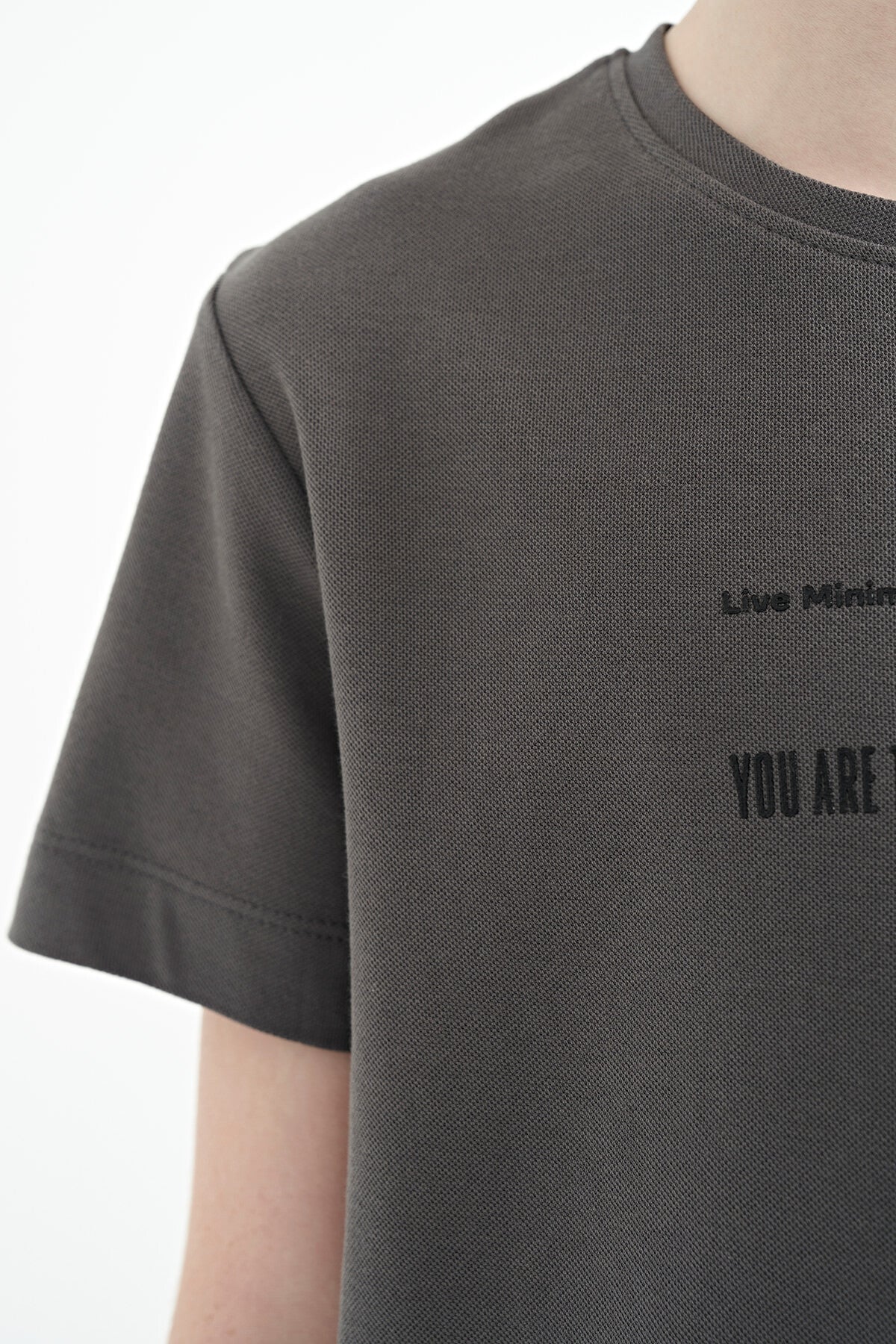 Koyu Gri Baskı Detaylı O Yaka Standart Kalıp Erkek Çocuk T-Shirt - 11117