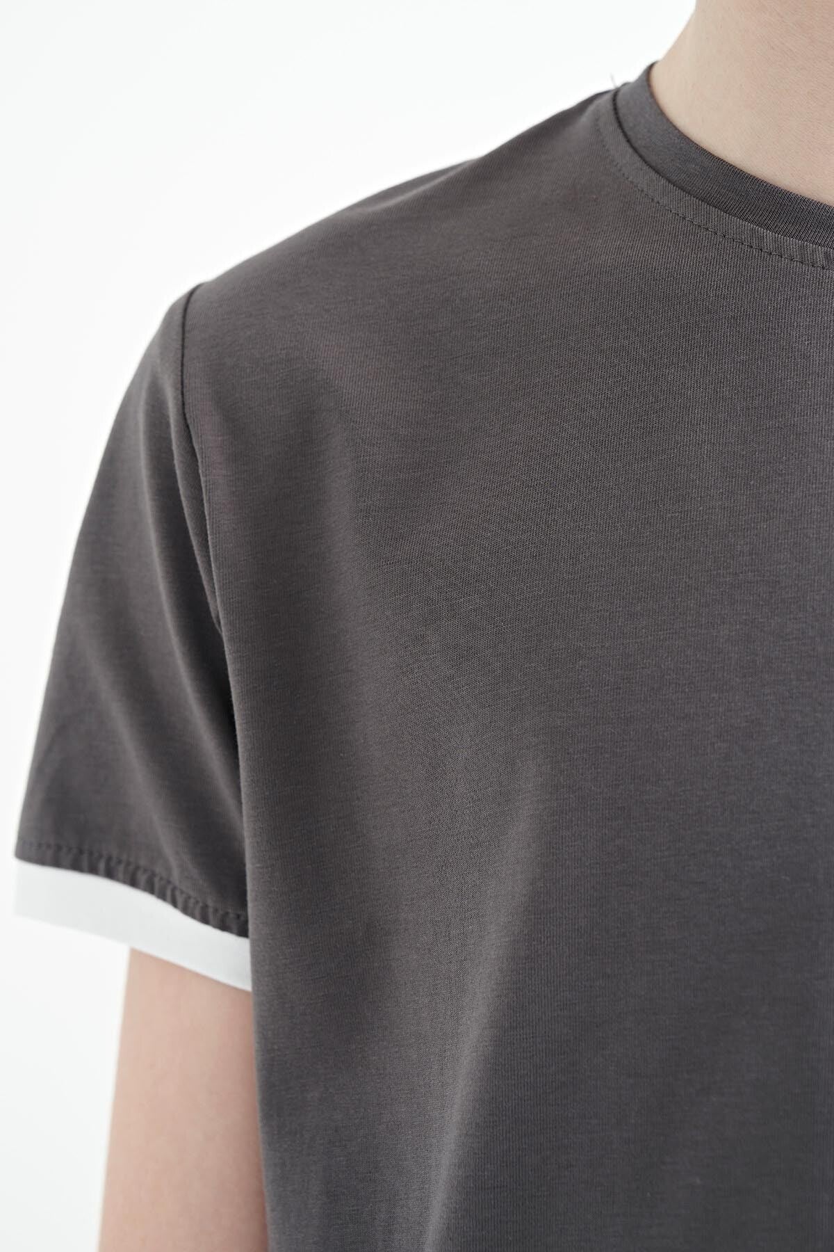 Koyu Gri Baskı Detaylı O Yaka Standart Kalıp Erkek Çocuk T-Shirt - 11131