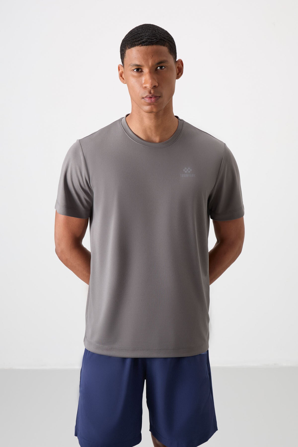Koyu Gri O Yaka Standart Kalıp Logo Desenli Aktif Spor Erkek T-Shirt - 88255