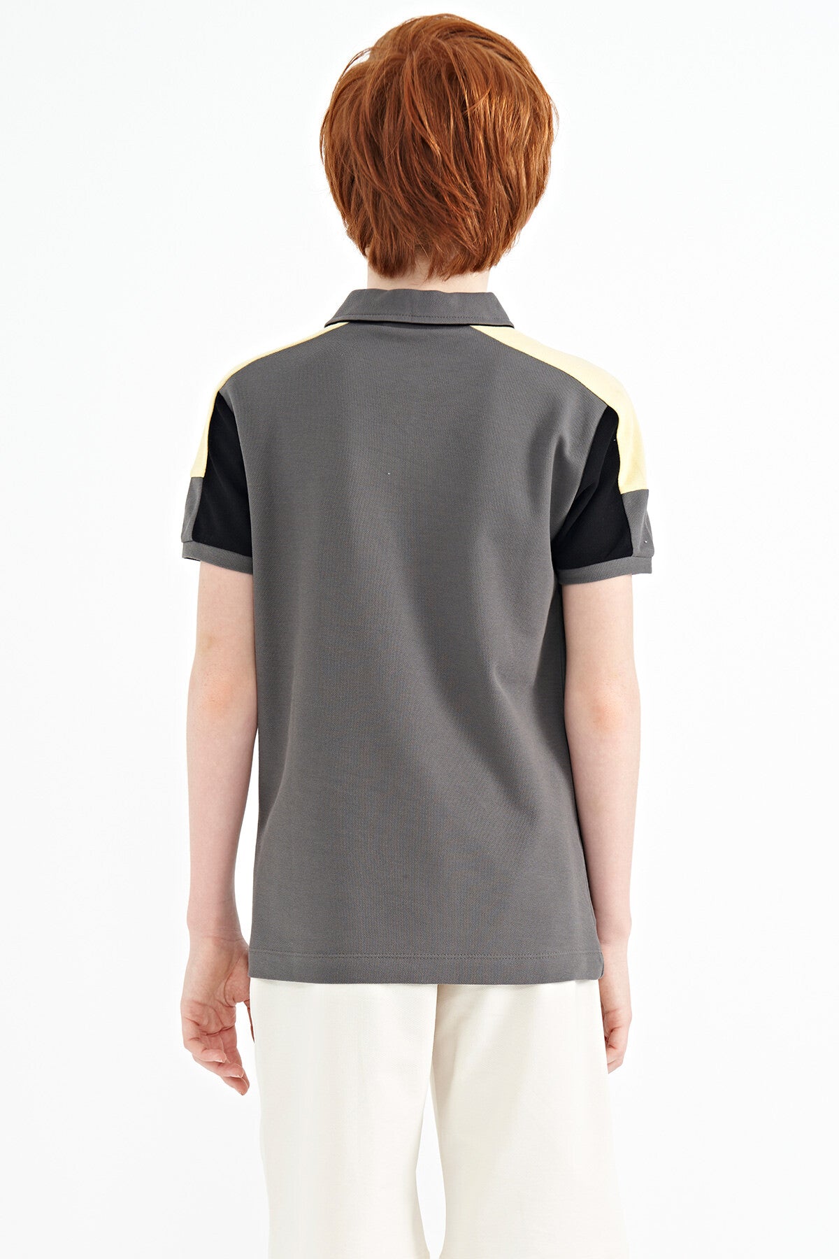 Koyu Gri Renk Bloklu Omuz Garni Detaylı Standart Kalıp Erkek Çocuk T-Shirt - 11155