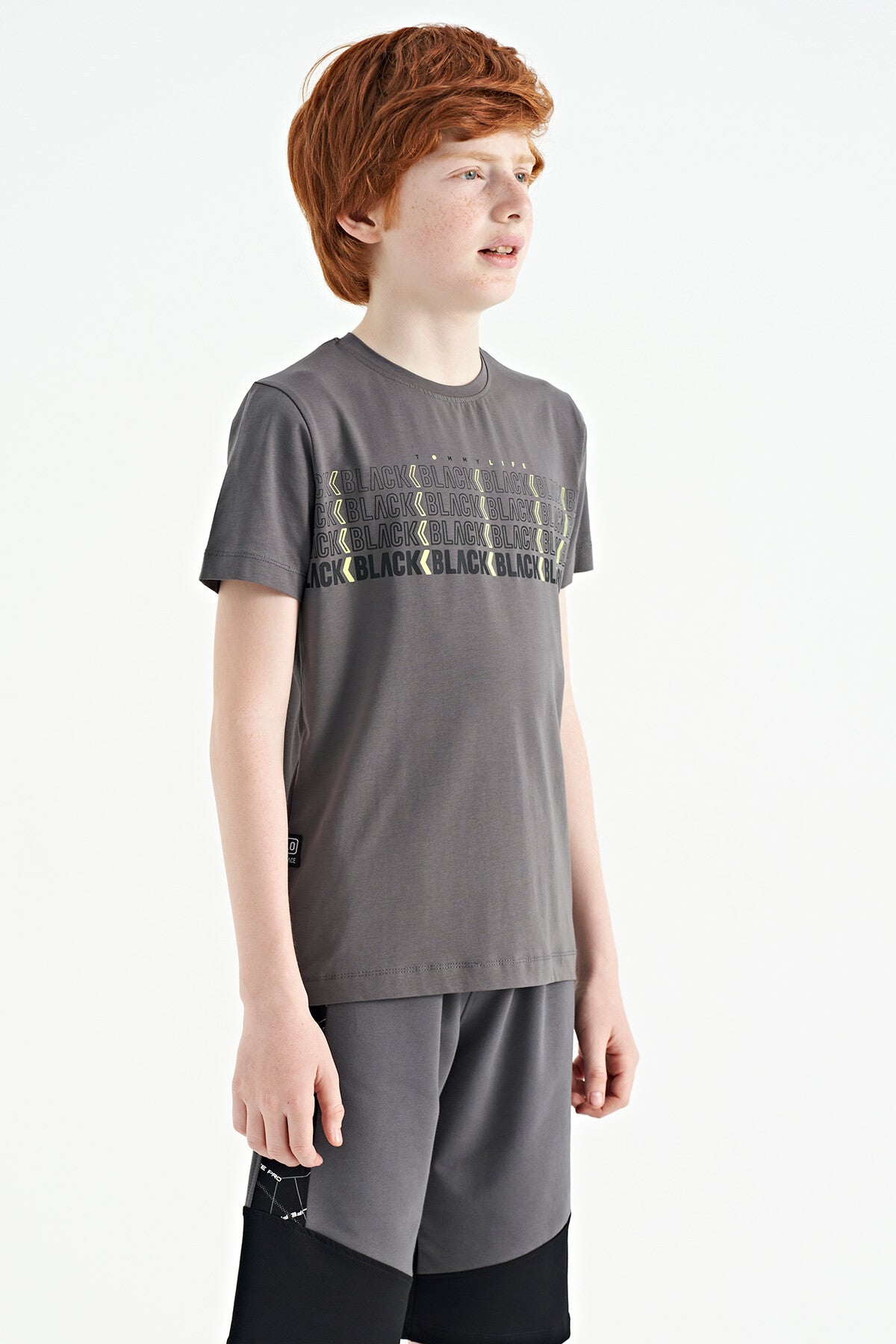 Koyu Gri Yazı Baskılı O Yaka Standart Kalıp Erkek Çocuk T-Shirt - 11149