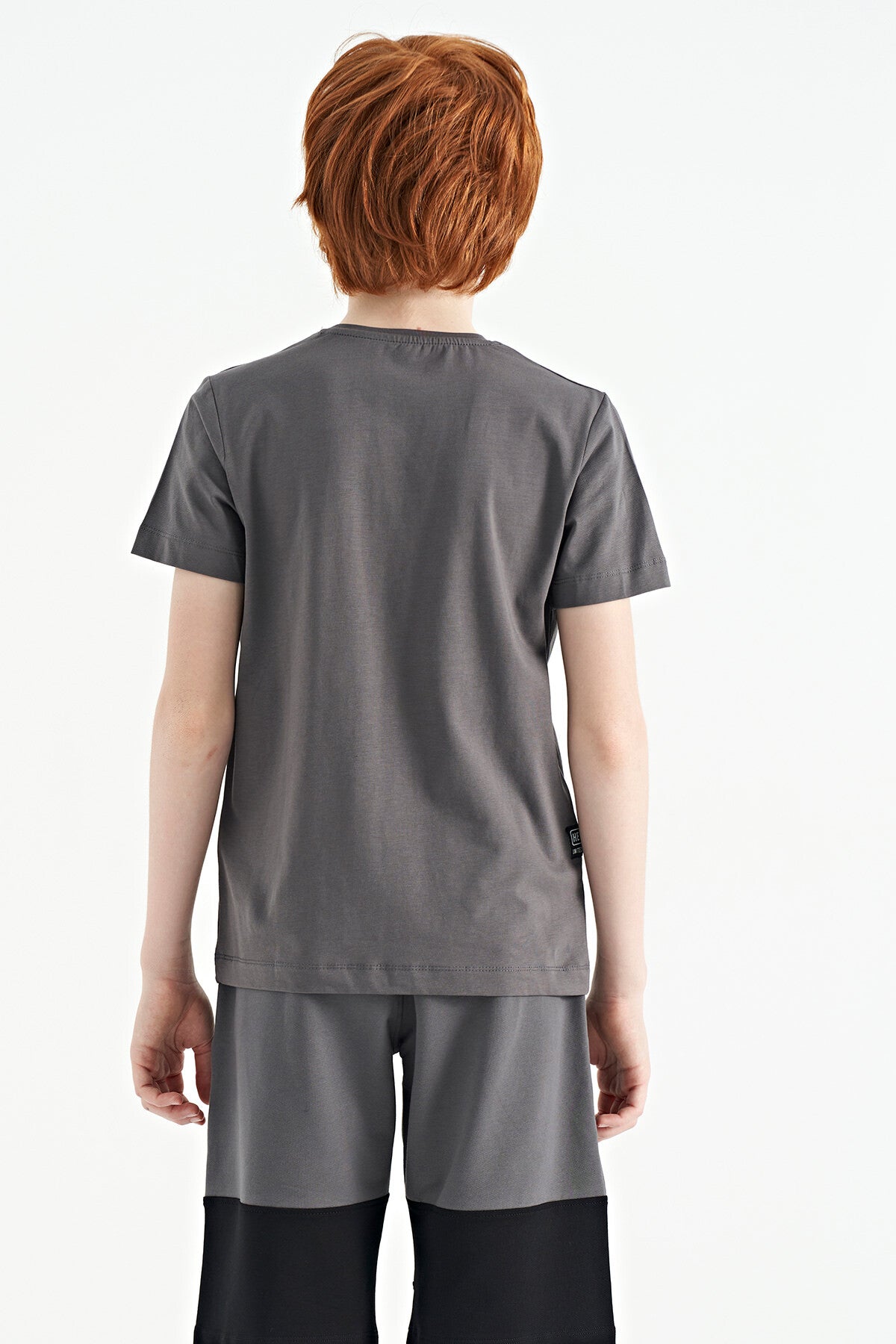 Koyu Gri Yazı Baskılı O Yaka Standart Kalıp Erkek Çocuk T-Shirt - 11149