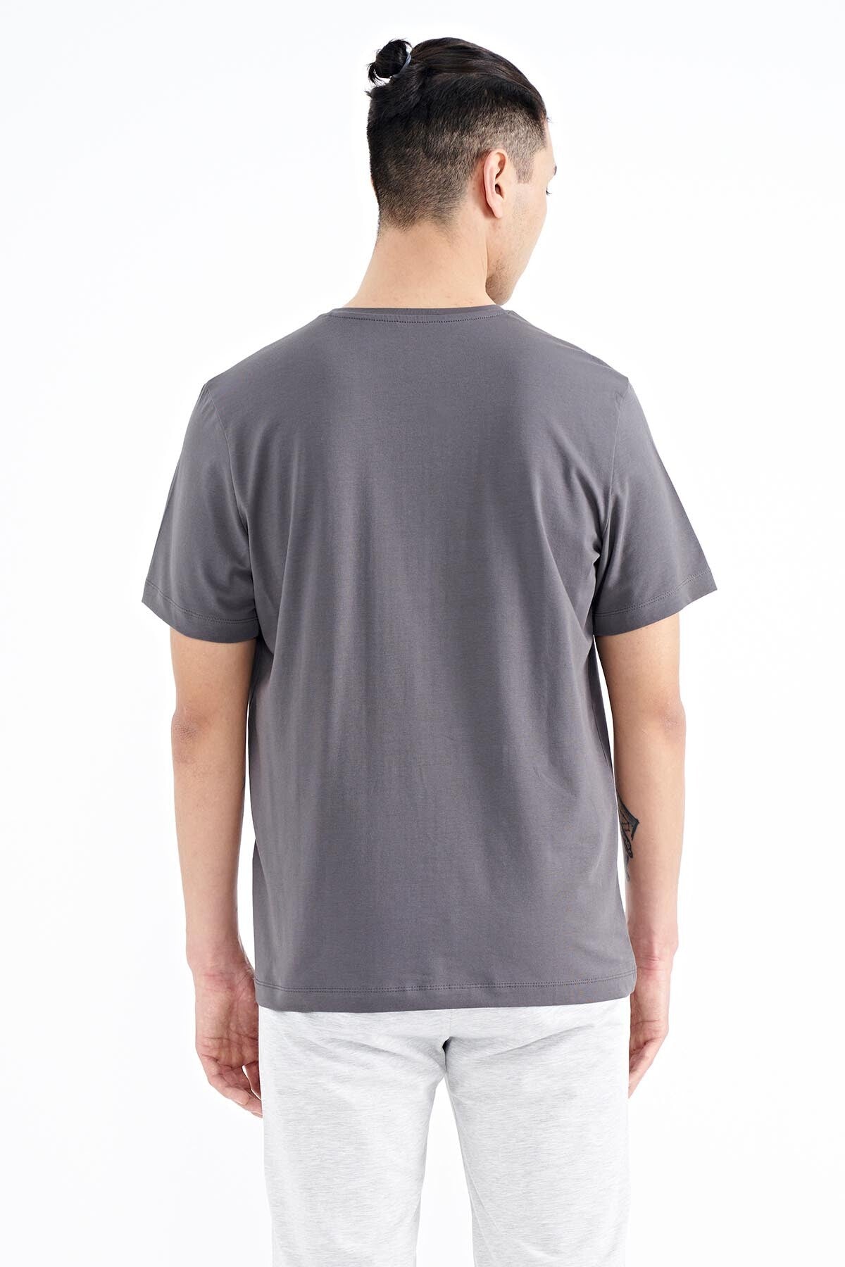 Koyu Gri Yazı Baskılı O Yaka Standart Kalıp Erkek T-Shirt - 88174