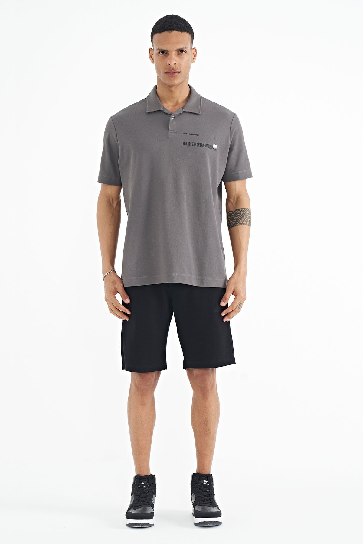 Koyu Gri Yazı Baskılı Standart Form Polo Yaka Erkek T-shirt - 88236
