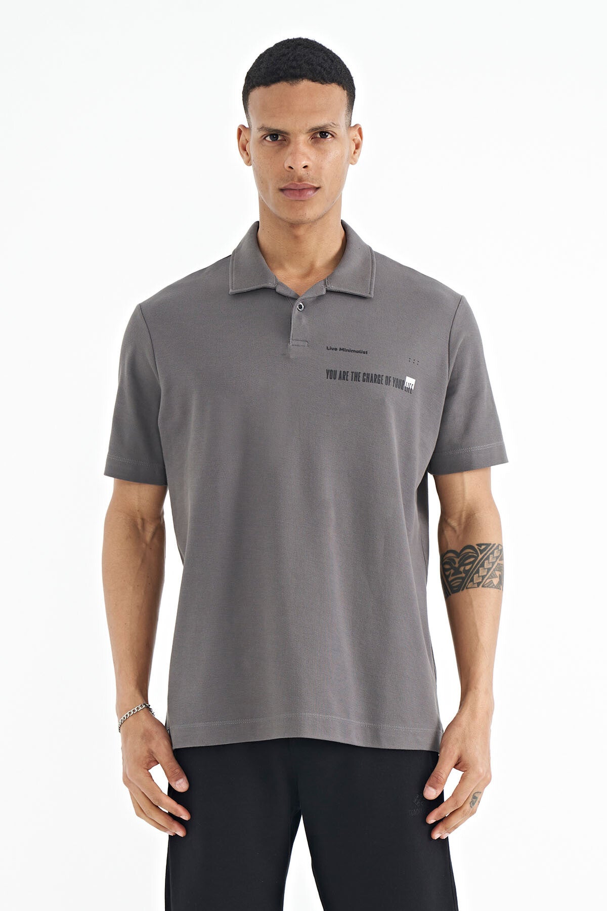 Koyu Gri Yazı Baskılı Standart Form Polo Yaka Erkek T-shirt - 88236