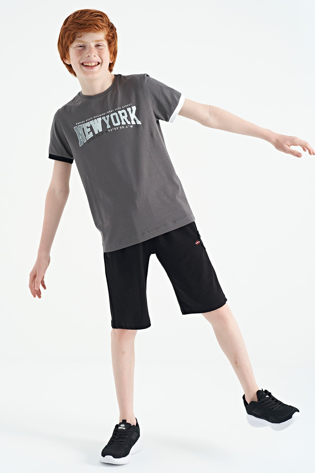 Koyu Gri Yazı Baskılı Standart Kalıp O Yaka Erkek Çocuk T-Shirt - 11105