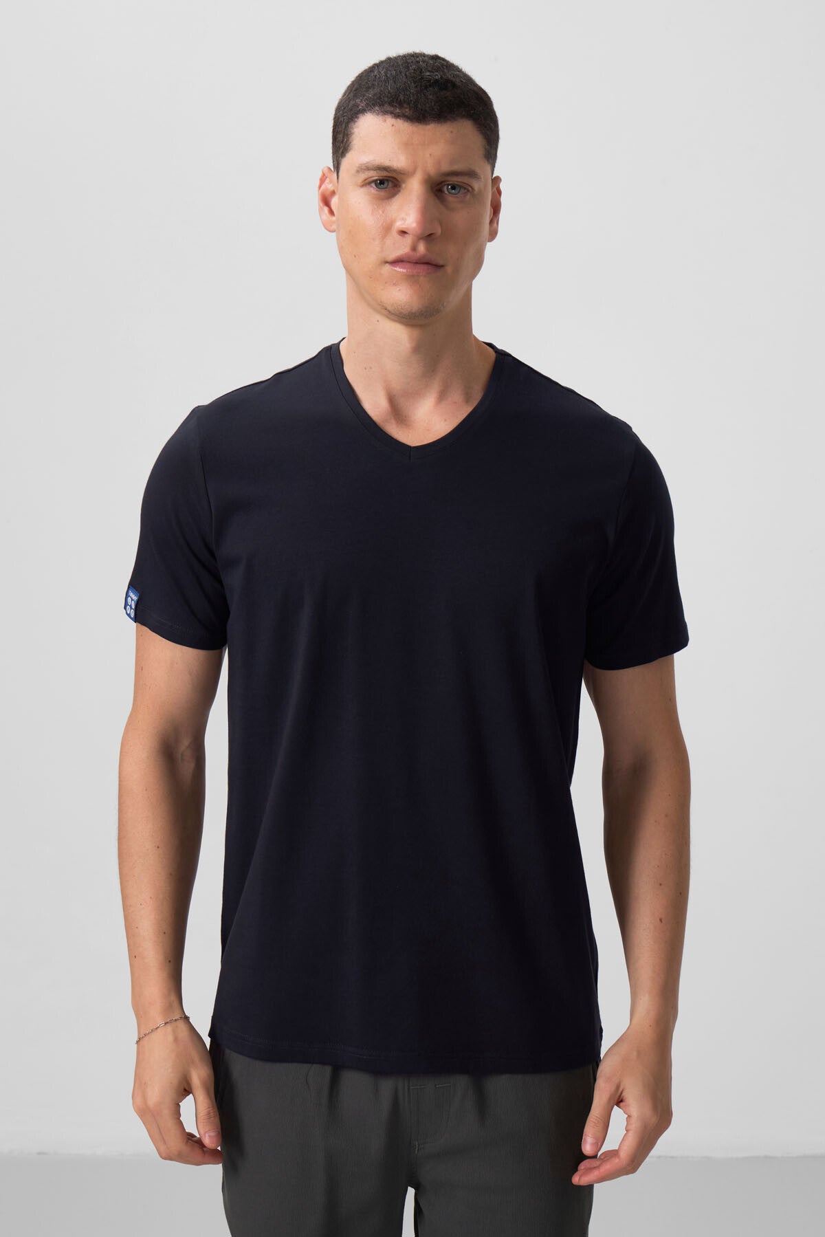 Lacivert Basic Kısa Kol Standart Kalıp V Yaka Erkek T-Shirt - 87912