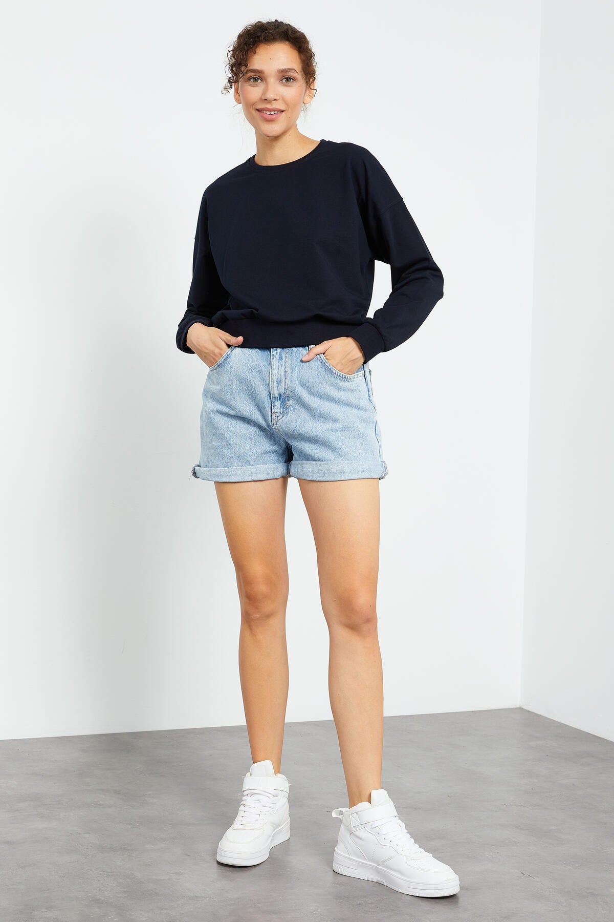 Lacivert Basic Rahat Form O Yaka Kadın Sweatshirt - 97114