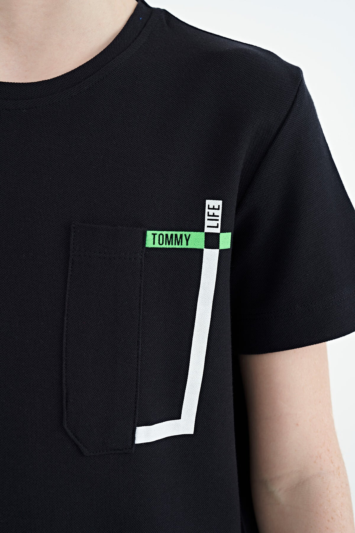 Lacivert Cep Detaylı O Yaka Standart Kalıp Erkek Çocuk T-Shirt - 11120